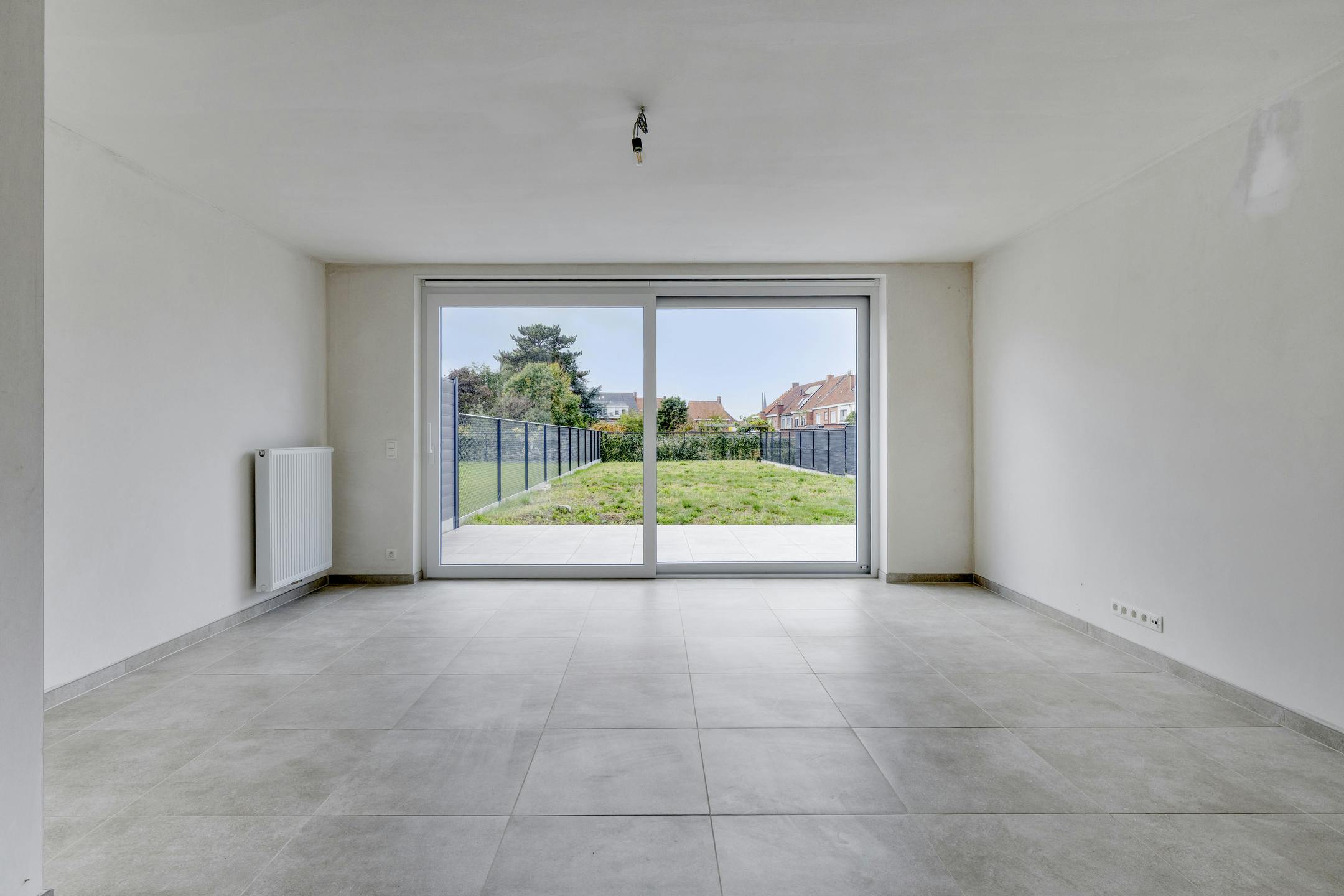 Instapklaar huis met 3 slaapkamers en carport in Izegem! foto 2