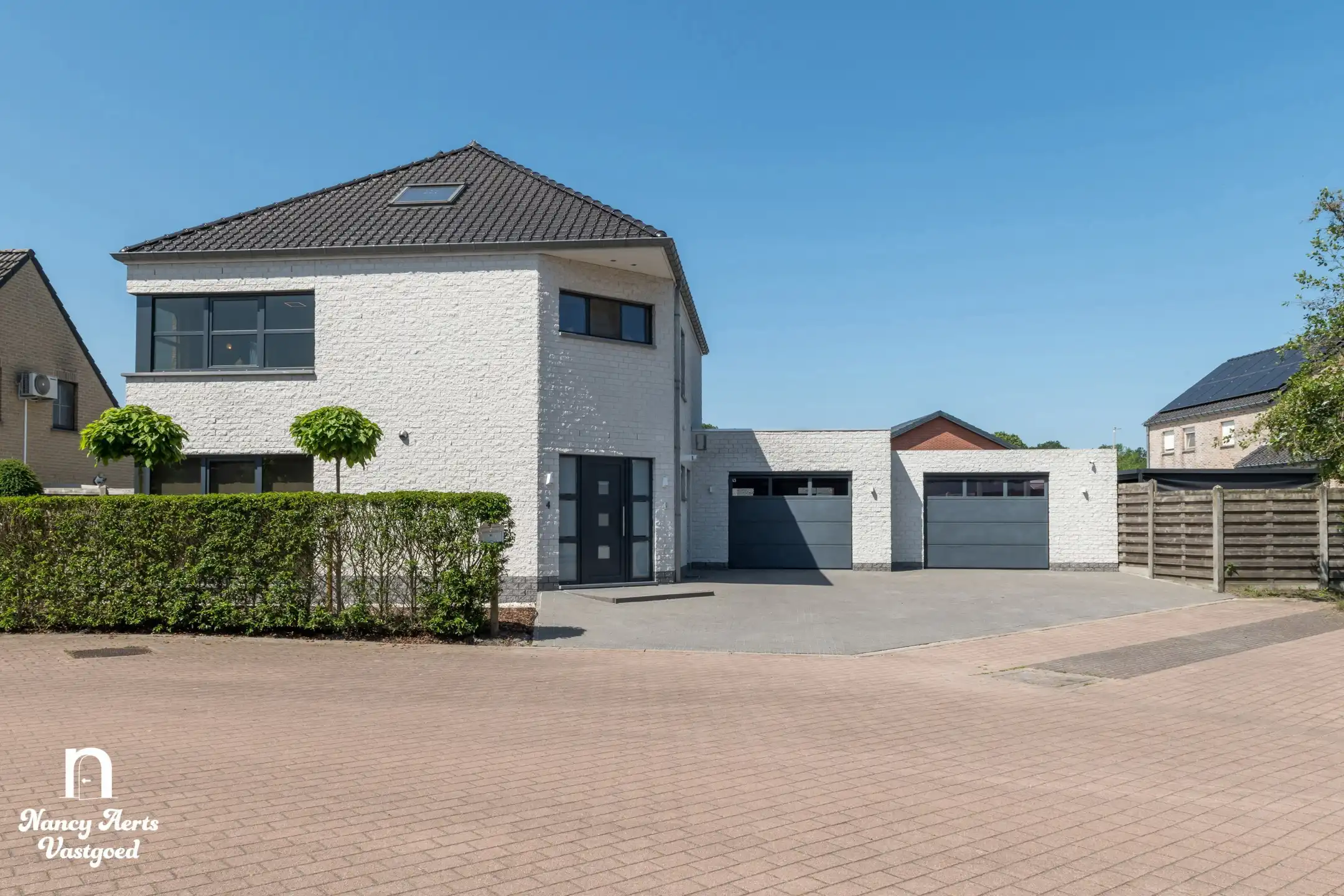 Ruime, energiezuinige open bebouwing met riante leefruimtes foto {{pictureIndex}}
