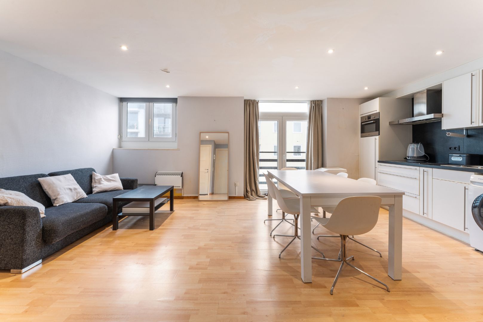 Appartement te koop foto {{pictureIndex}}