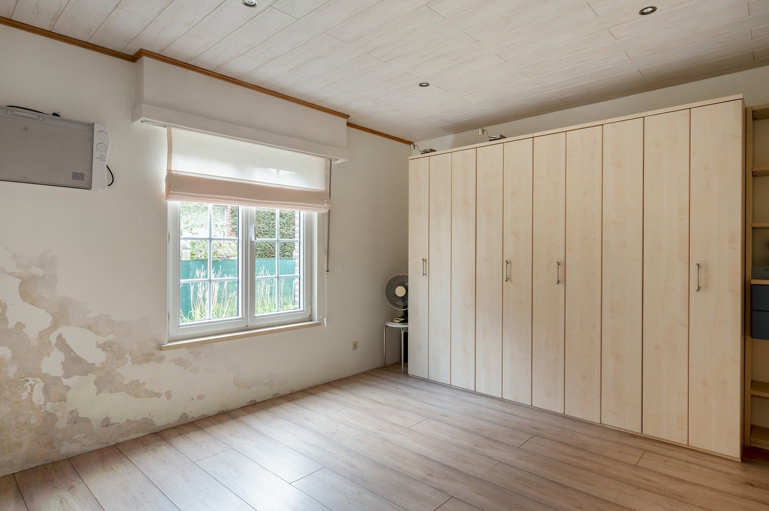 Ruime gezinswoning op breed en groot perceel van 1122m² foto 17