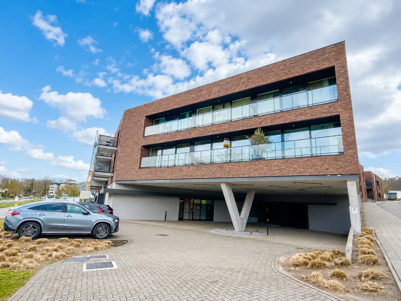 Instapklaar app. met terras, parking en berging foto {{pictureIndex}}