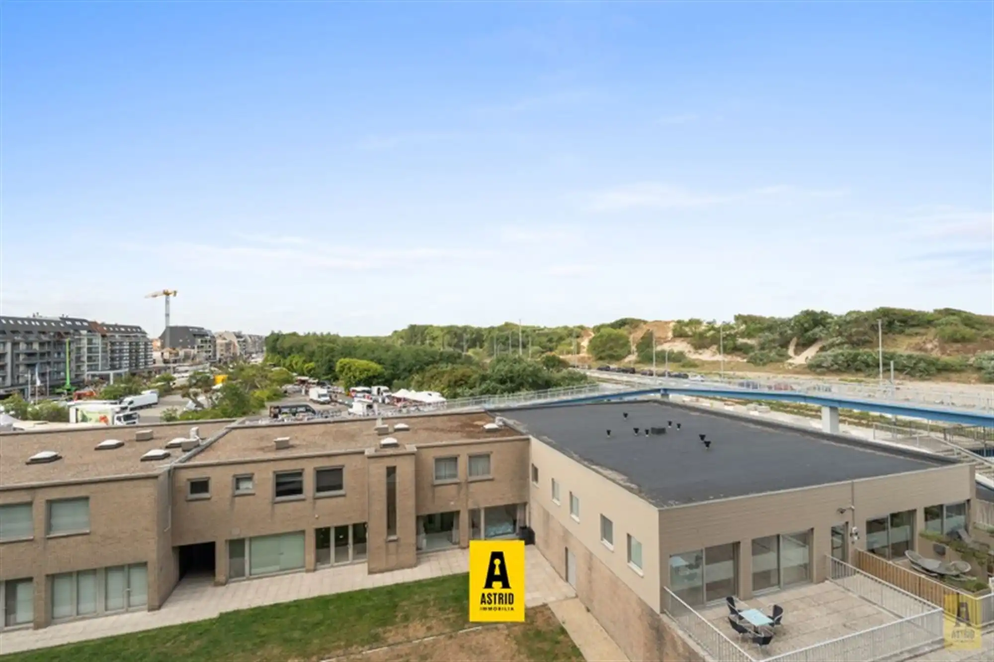 Zonnig appartement op toplocatie met mooie zicht in Bredene! foto 14