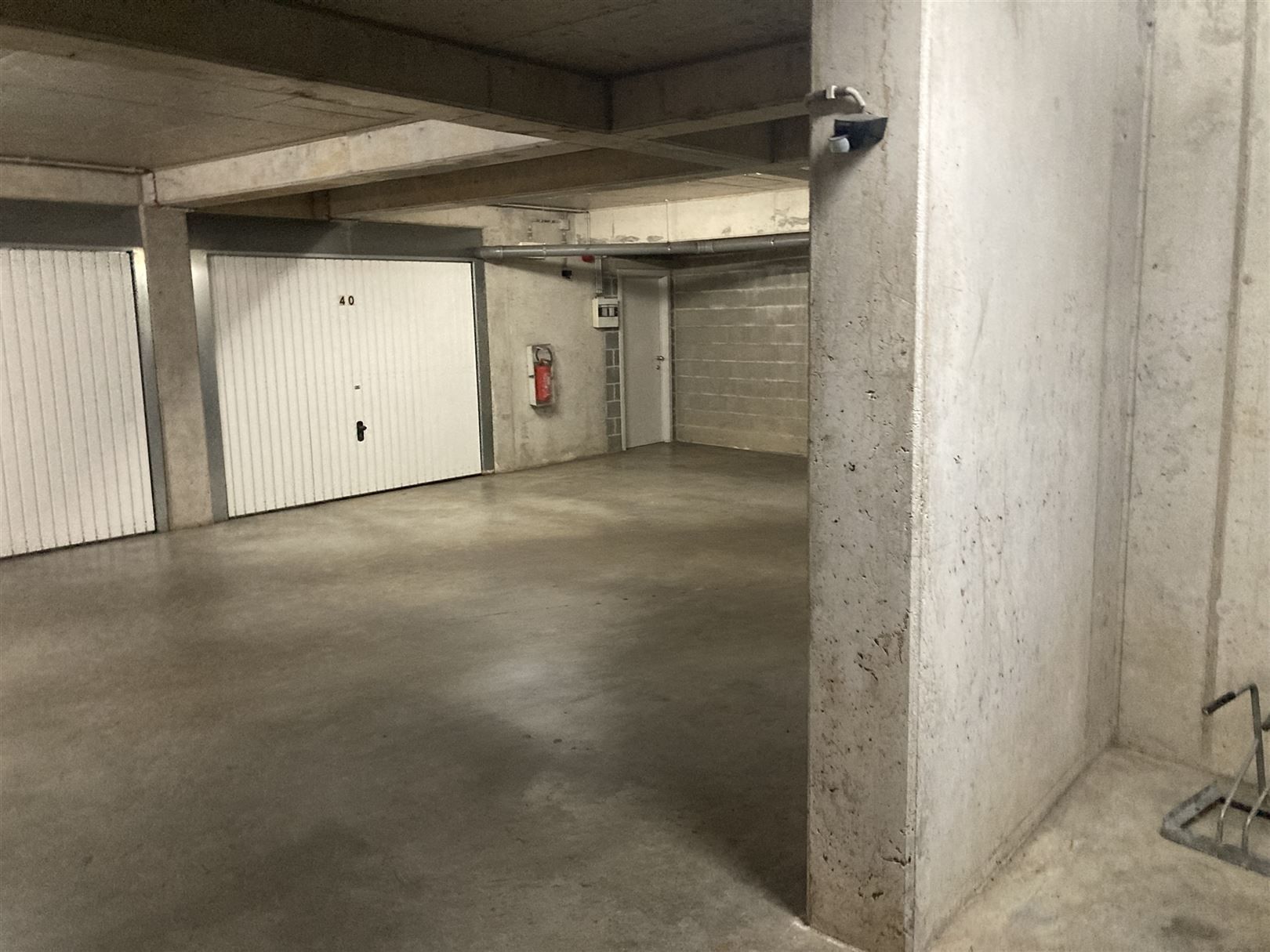 Gelijkvloers appartement met terras en garage foto 17