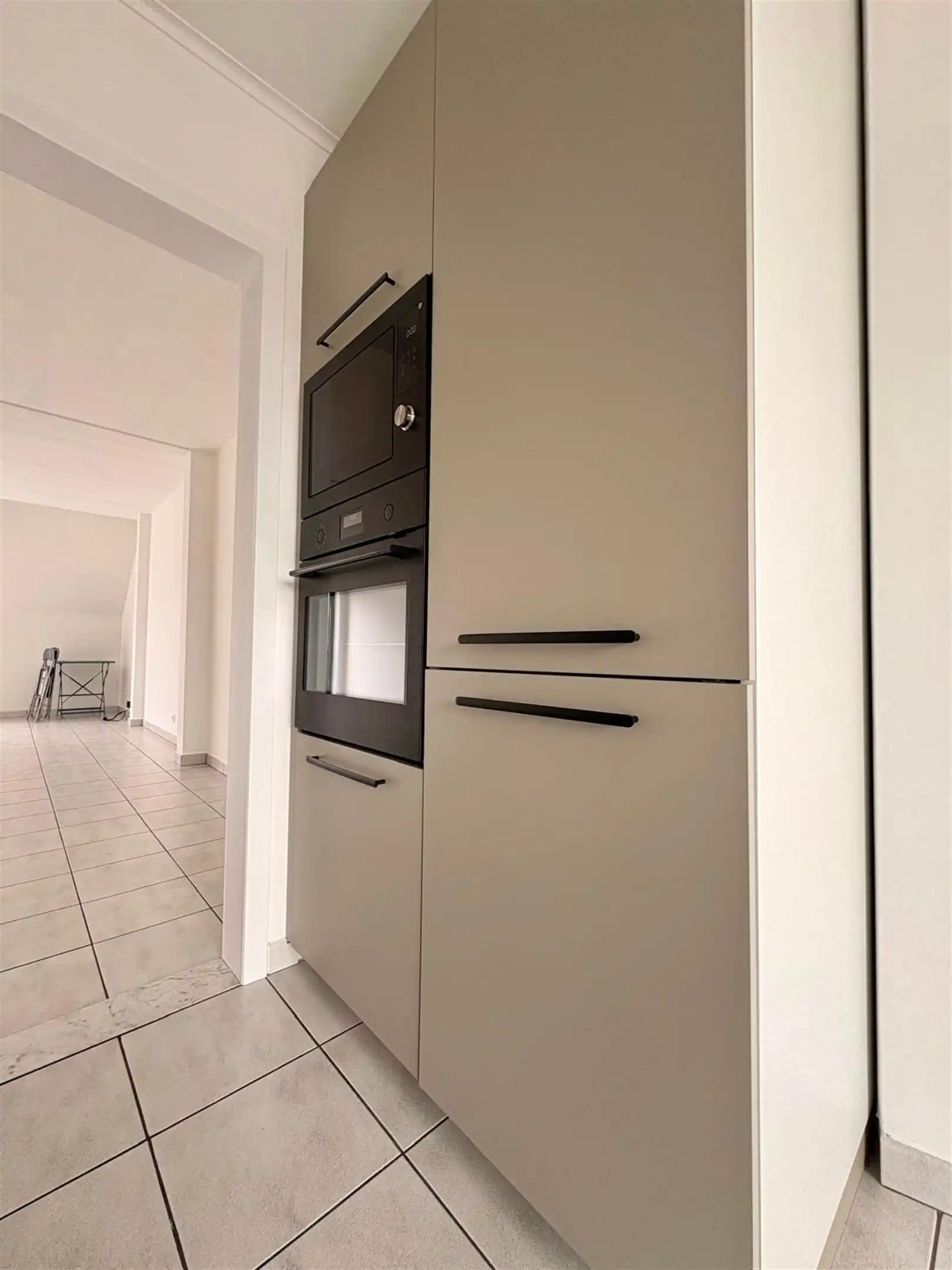Ruim 2-slaapkamerappartement met lift en autostaanplaats in Sint-Gillis-Dendermonde foto 5
