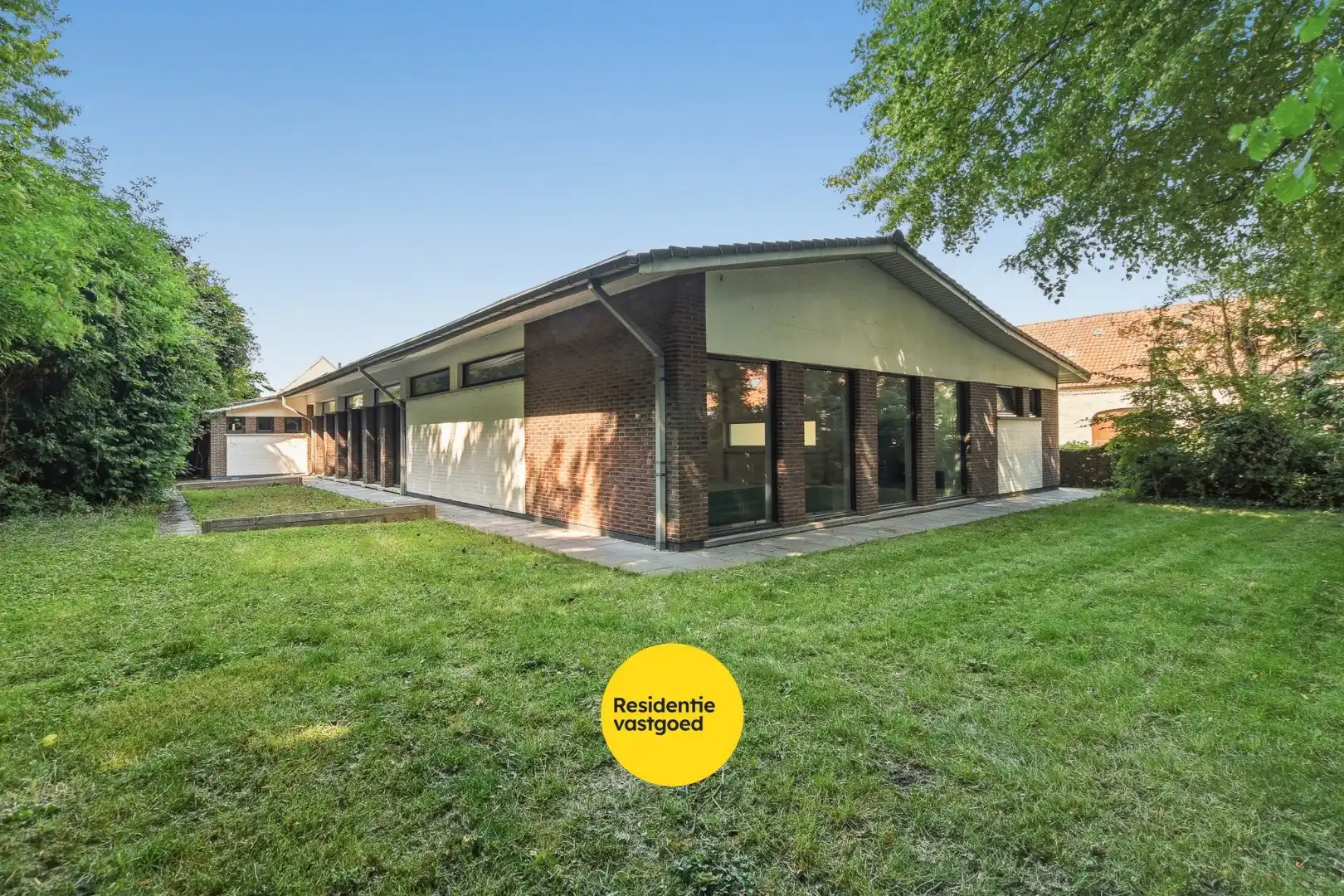 Voormalig dienstencentrum met ruime indeling en residentieel potentieel - Lissewege  foto 3