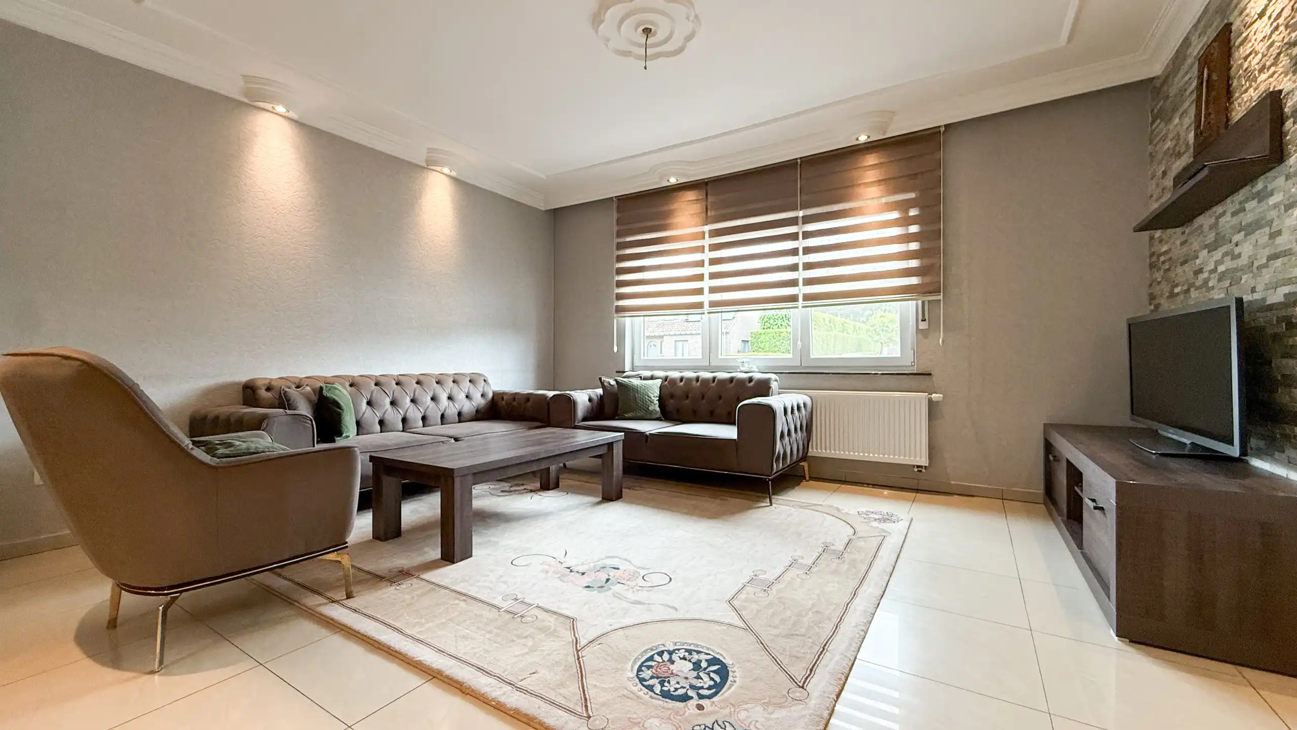 Halfopen woning met tuin en dubbele garage in H-Z! foto 7