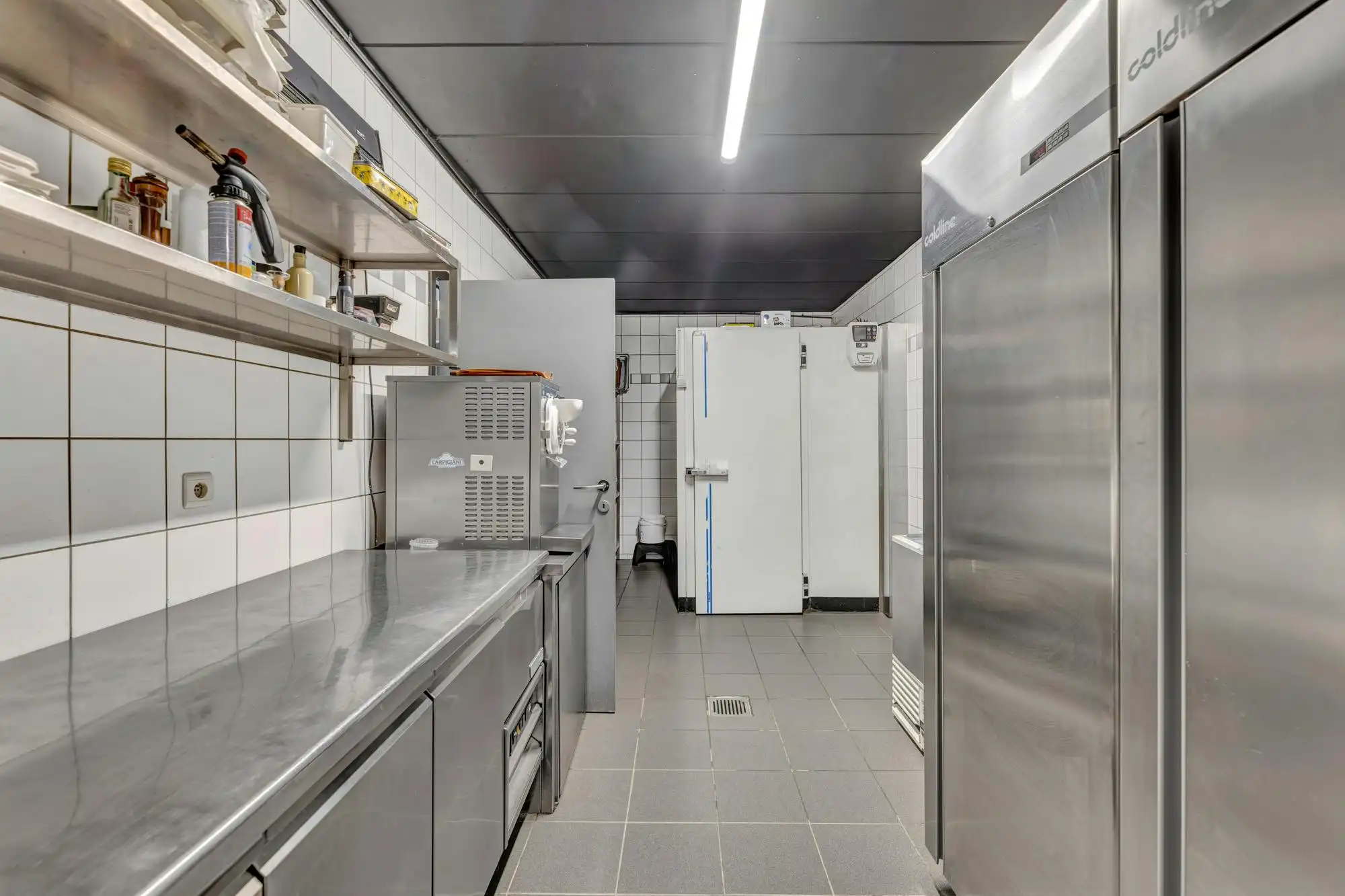 Exclusief en veelzijdig handelspand met woning te Gooik foto 14