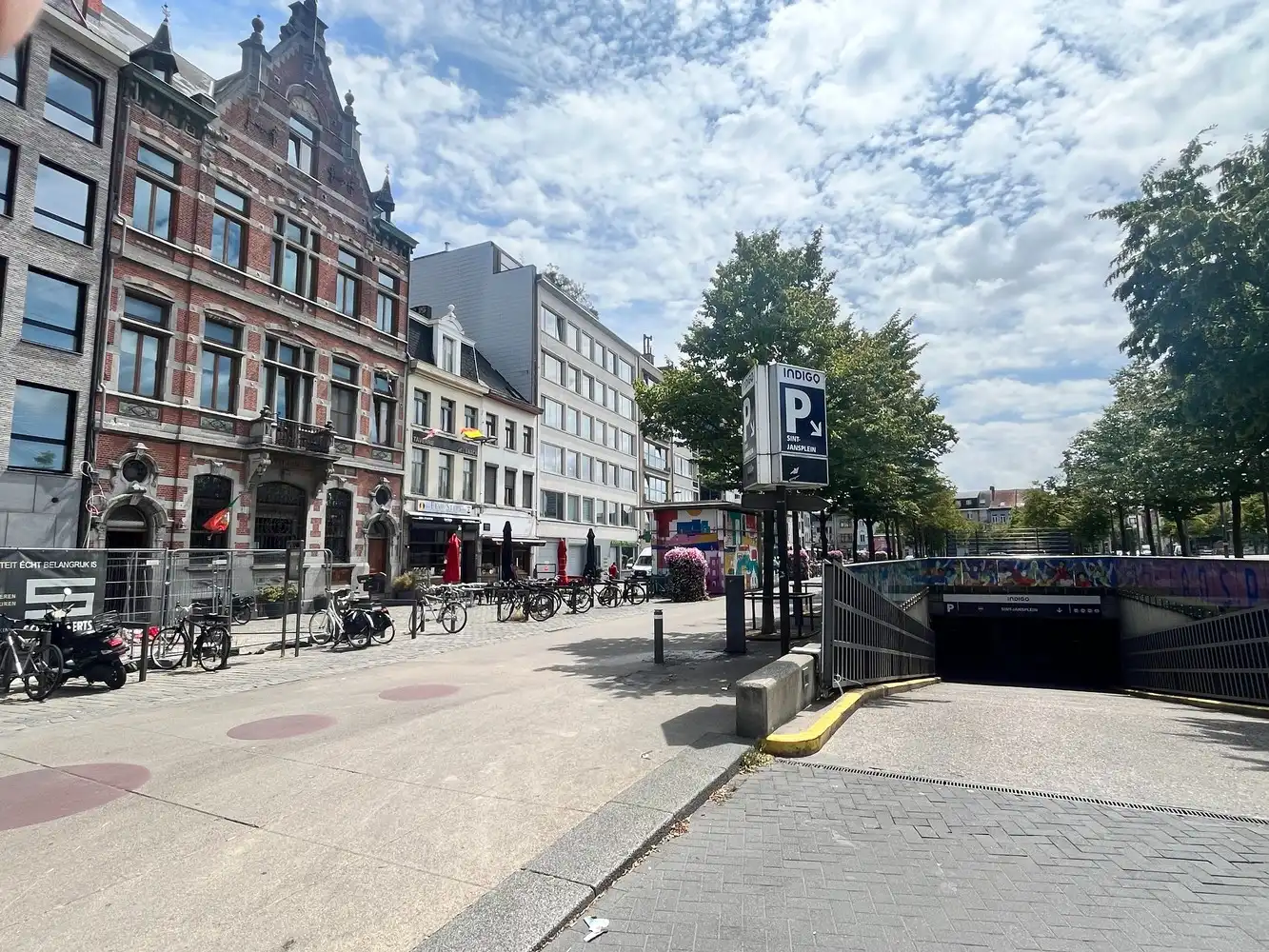 Prachtig en uniek vergunde opbrengsteigendom (BAR 6%) in historisch en gerenoveerd postgebouw te Antwerpen foto 3