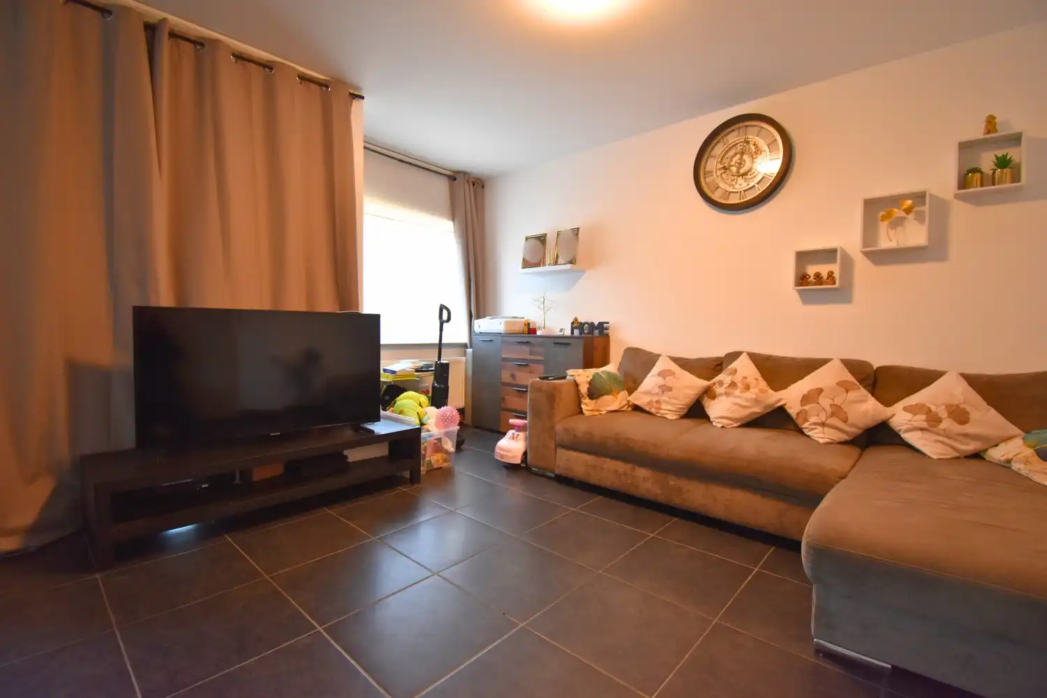 Ruim duplex appartement met 2 slaapkamers, staanplaats en kelder te huur in Lembeek foto 3
