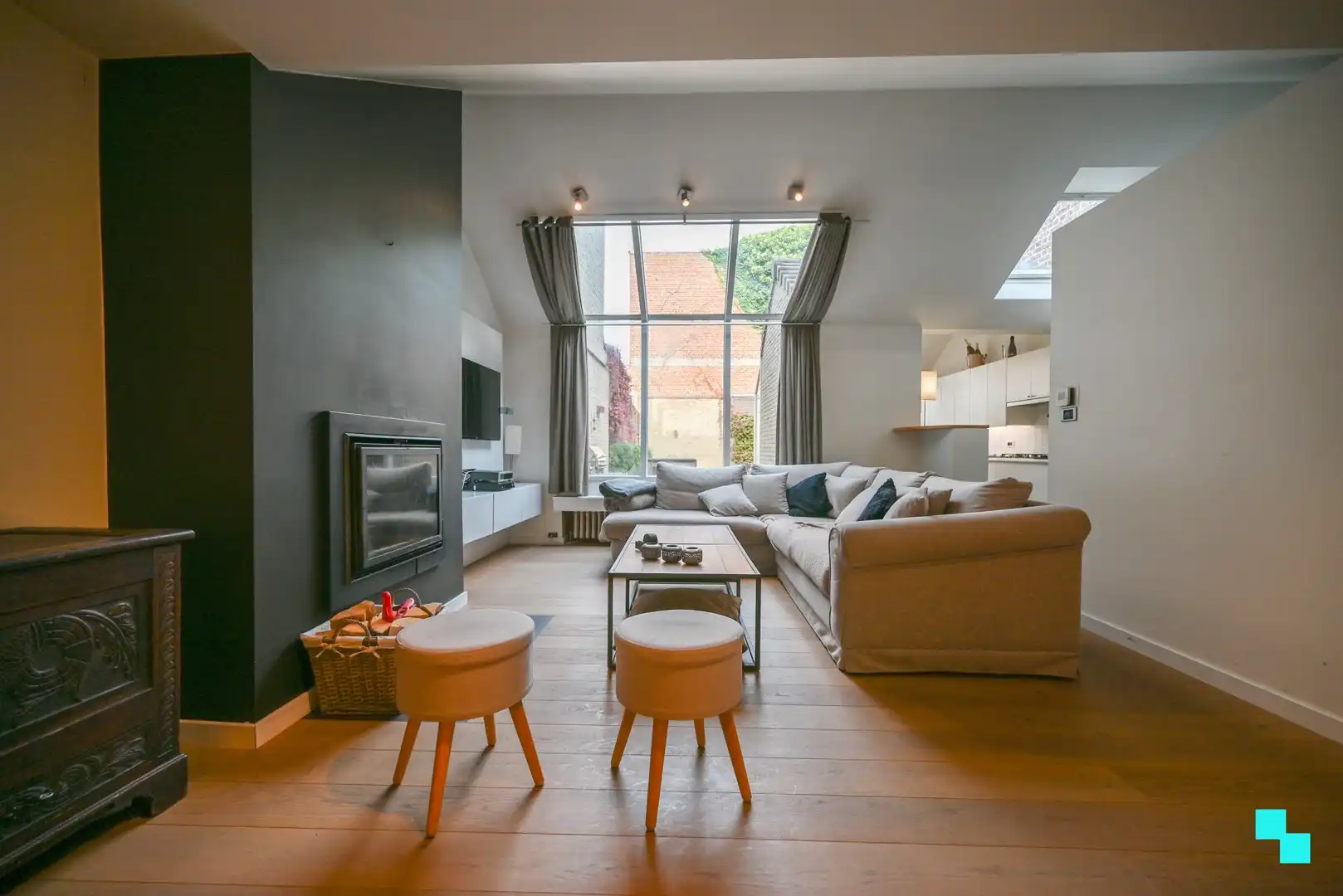 Prachtige woning met vier slaapkamers nabij centrum Izegem foto 2