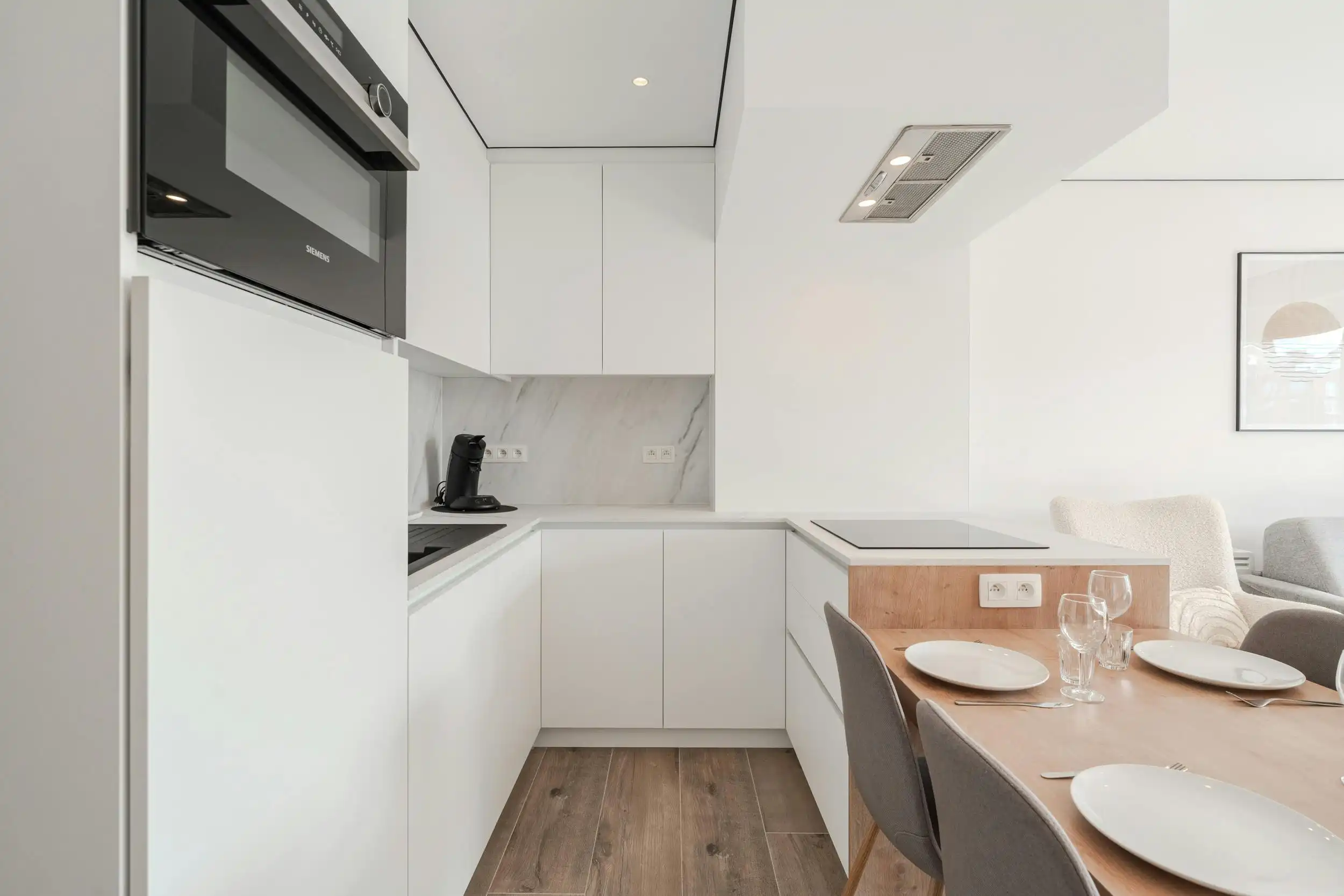 Lichtrijke gerenoveerde studio met zijdelings zeezicht! foto 12