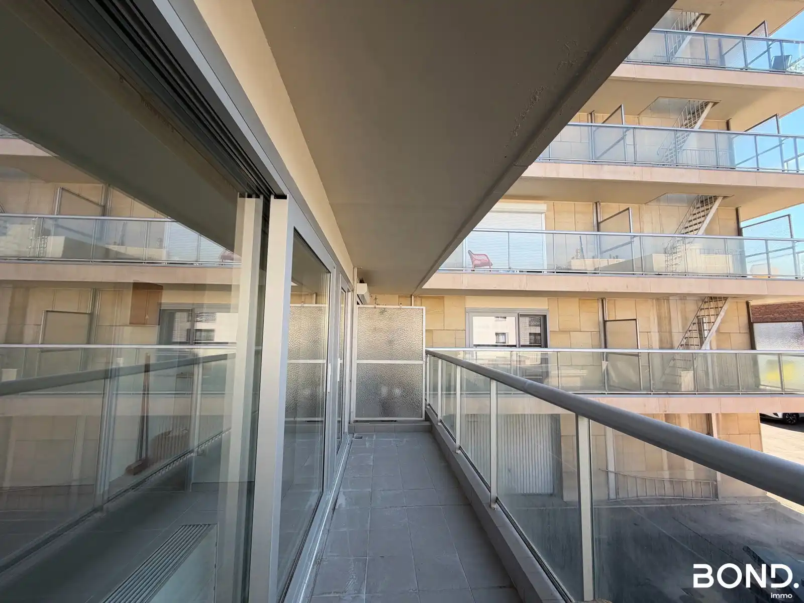 Gerenoveerde studio met terras te huur in hartje Leuven foto 9