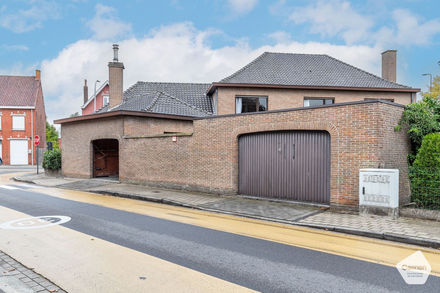 Wonen en werken in het hart van Ruddervoorde ! Deze woonst omvat 5 slaapkamers & 2 garages! foto 6