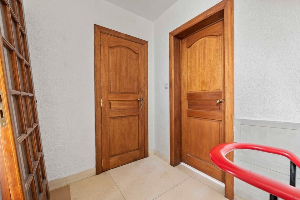 HALFOPEN BEBOUWING MET GARAGE EN GROTE TUIN IN TONGEREN foto 16