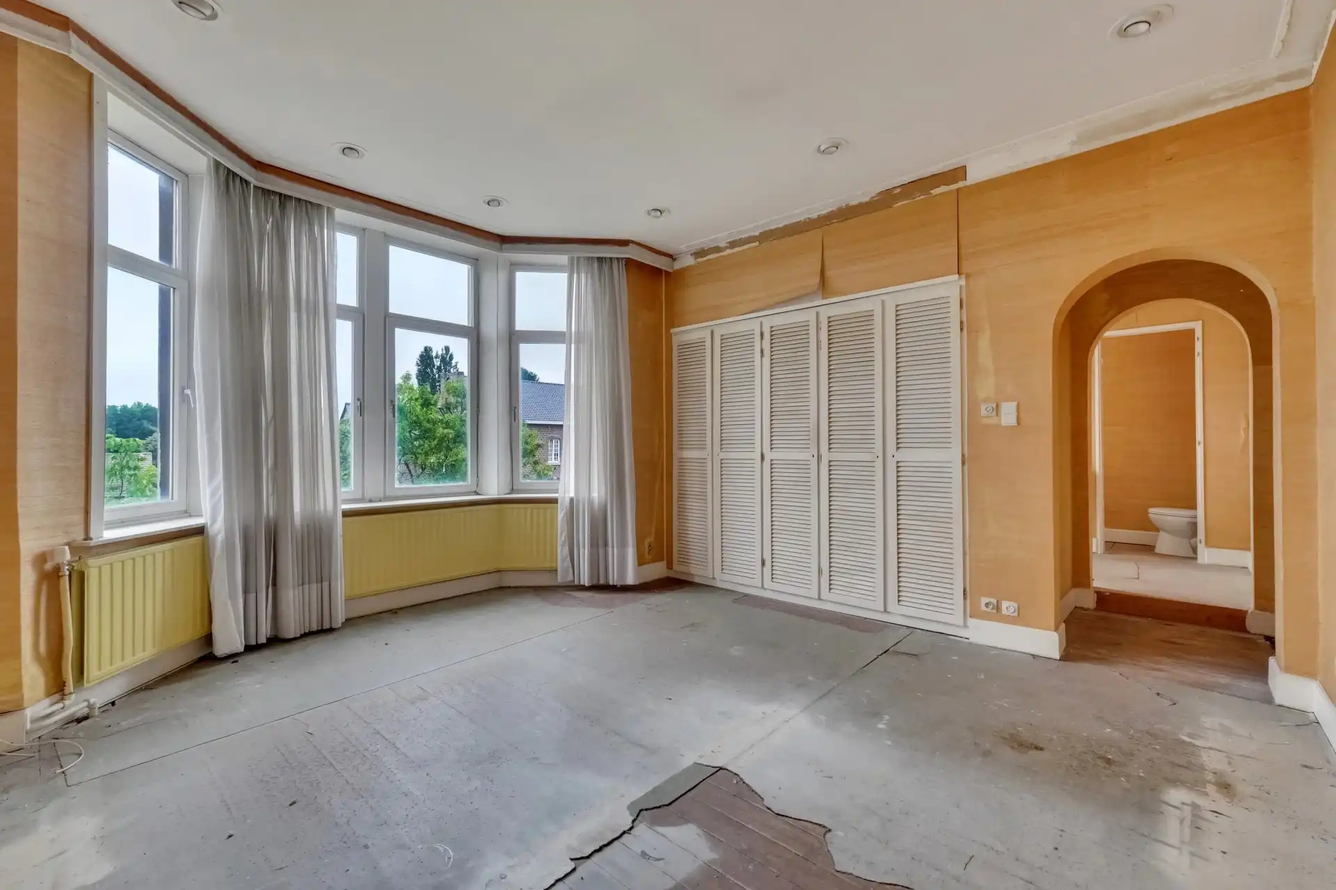 Statig landhuis in klassieke stijl met Wirtz-tuin foto 16