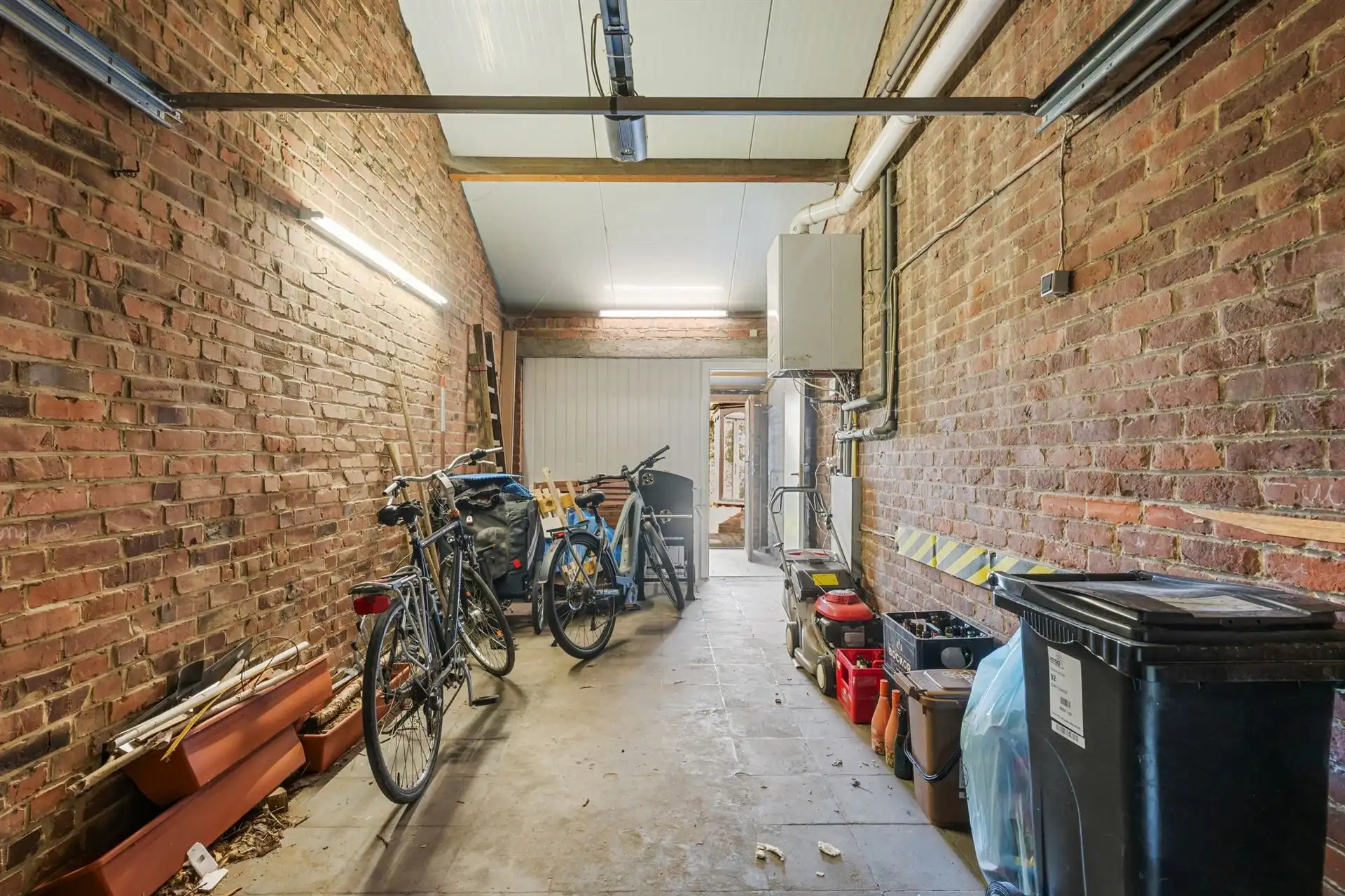 Charmante gezinswoning met garage en uitweg in Deerlijk foto 22