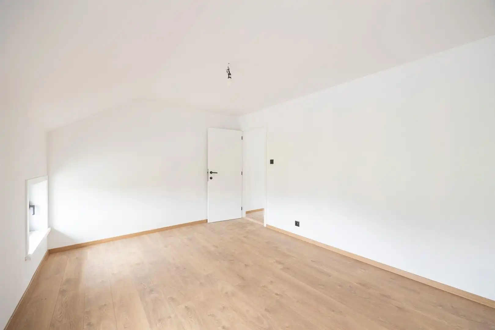 Instapklare HOB, pas gerenoveerd! foto 17