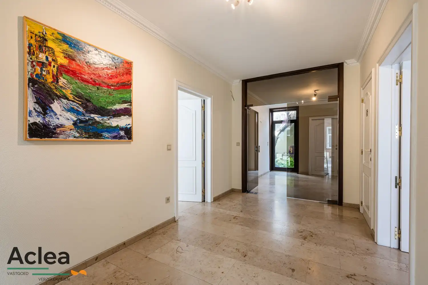 Uitzonderlijk ruime woning met veelzijdige mogelijkheden foto 2