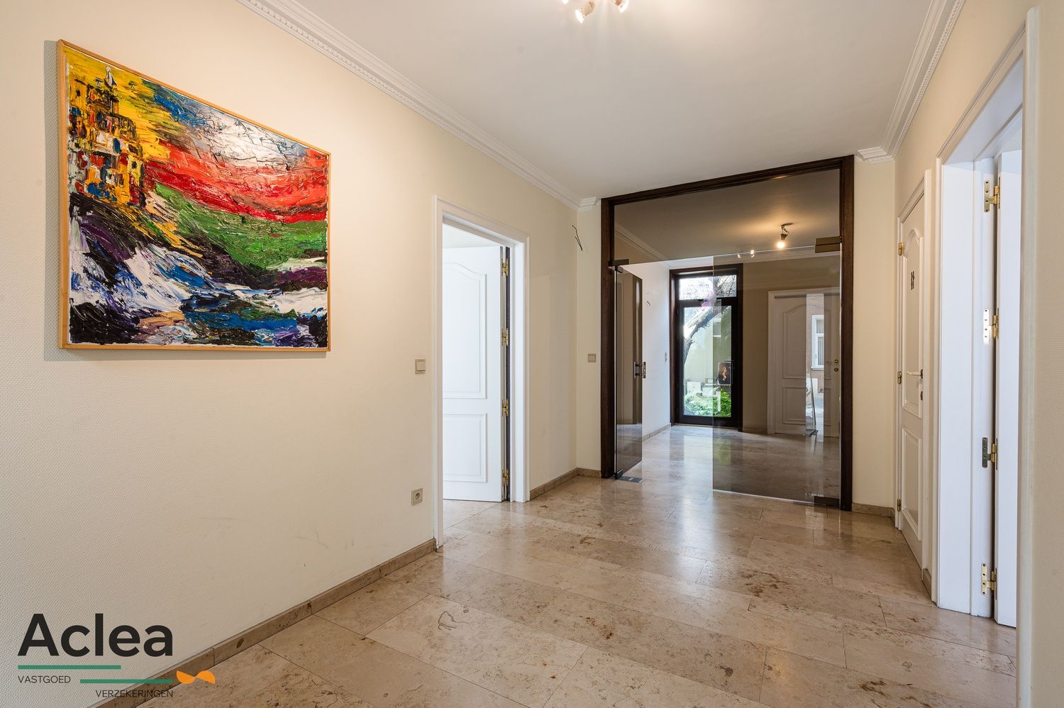 Uitzonderlijk ruime woning met veelzijdige mogelijkheden foto 2