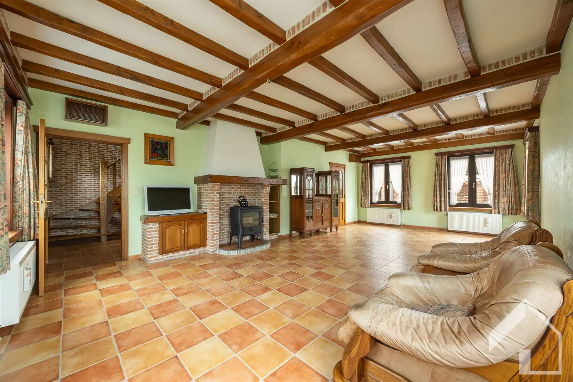 Woning met veel potentieel op een aangename locatie! foto 6