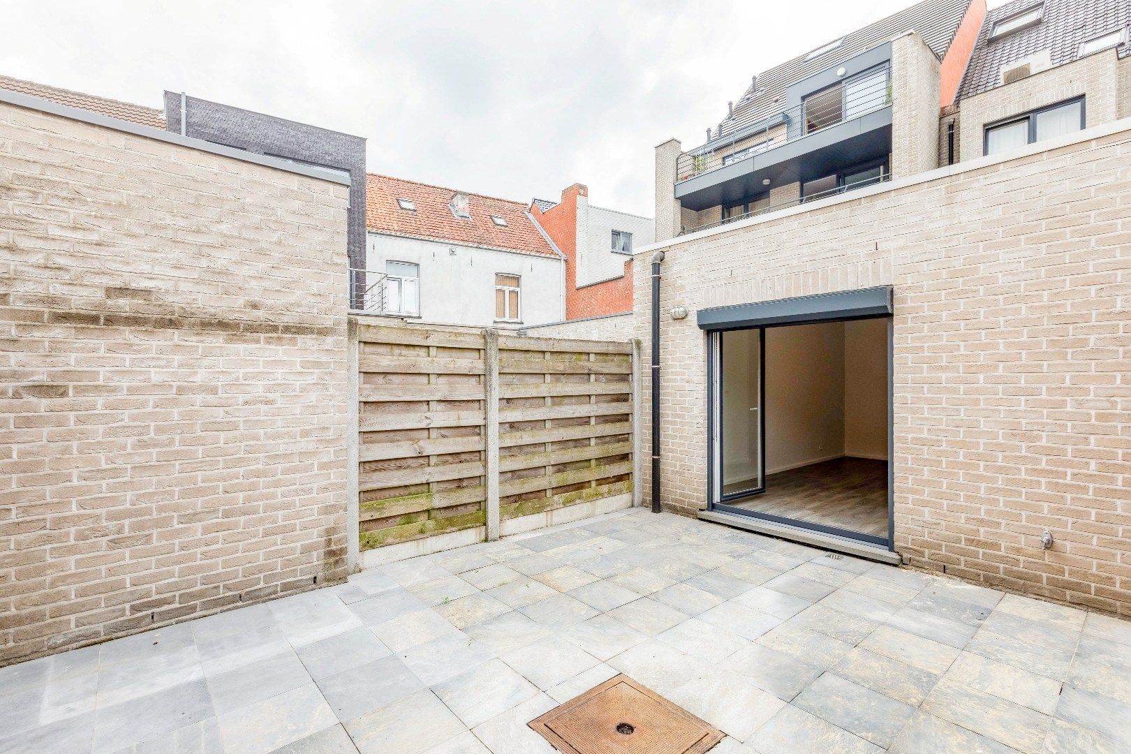 Gelijkvloers 1-slpk-app. met 2 terrassen op toplocatie in Eeklo foto 14
