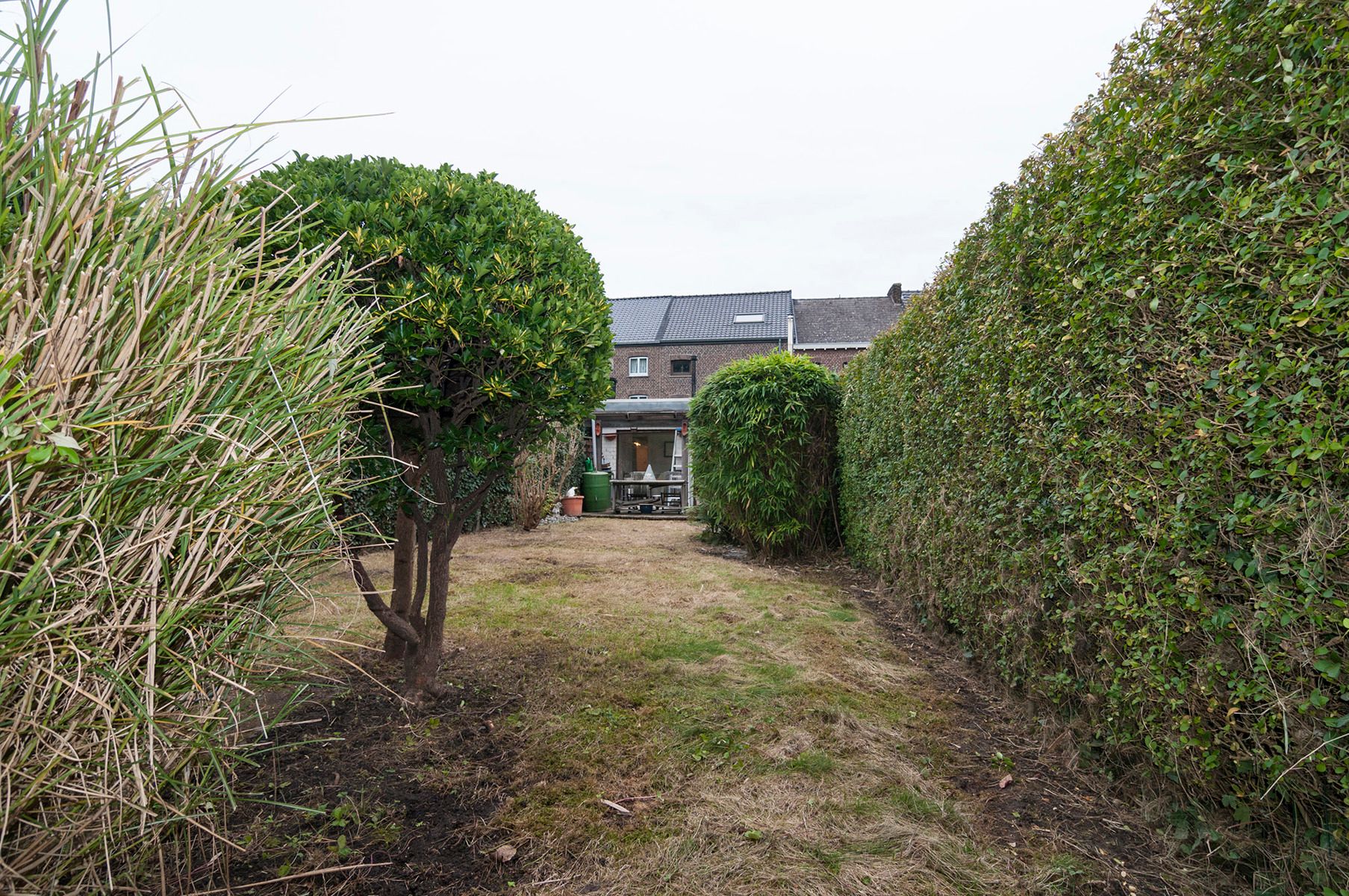 Te renoveren woning met 3 slaapkamers en tuin op toplocatie! foto 15