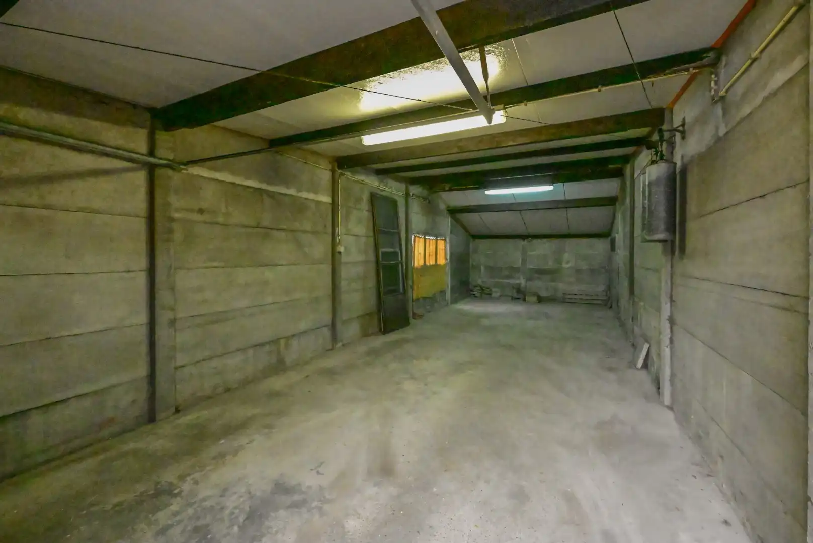 Ruime te renoveren woning met 5 slaapkamers en grote tuin in het centrum van Wingene foto 28