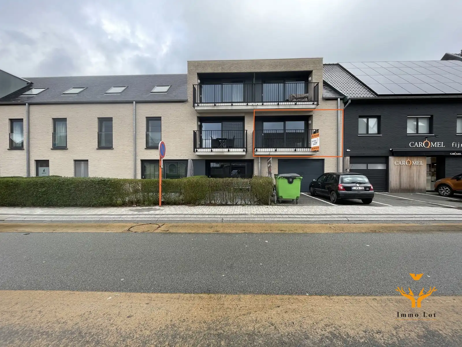 Ruim appartement met 2 slaapkamers foto {{pictureIndex}}