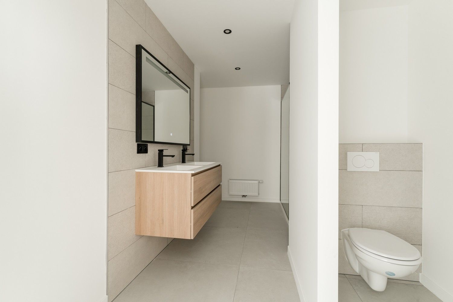 Prachtig 2 slaapkamer appartement met een fantastisch uitzicht! foto 11