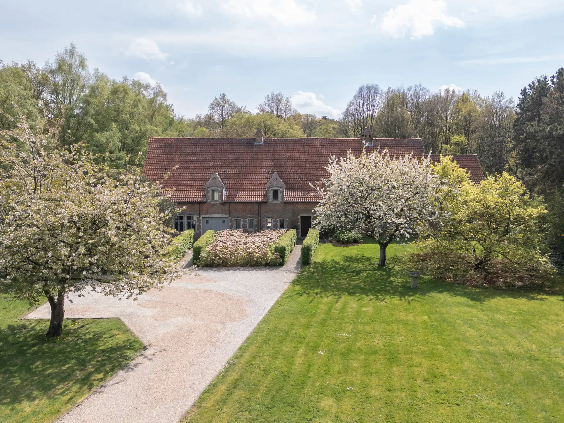 RIJMENAM - Uitzonderlijk gerenoveerde 18e-eeuwse hoeve foto 21