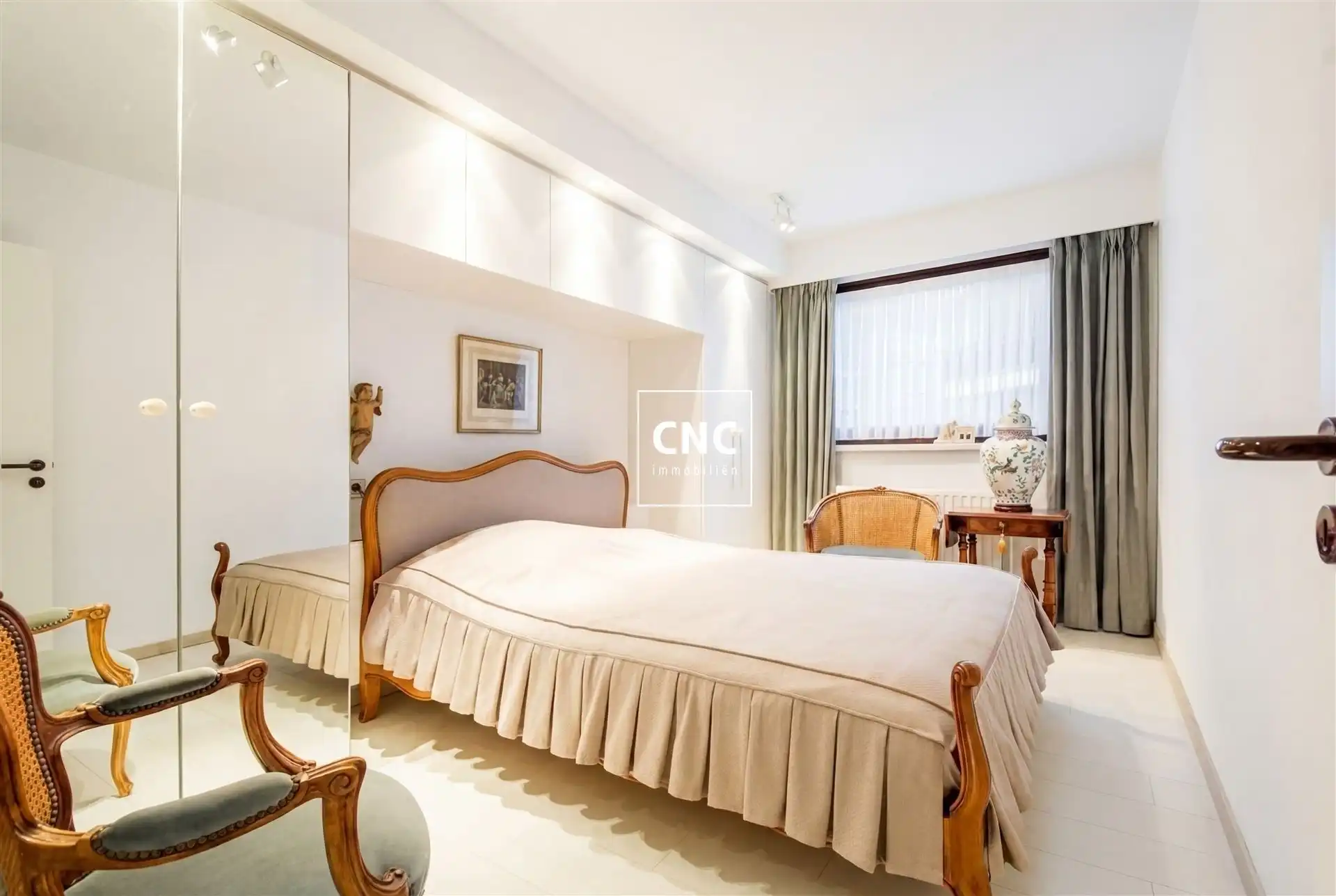 Ruim hoekappartement met mooi open zicht in hartje Knokke foto 11