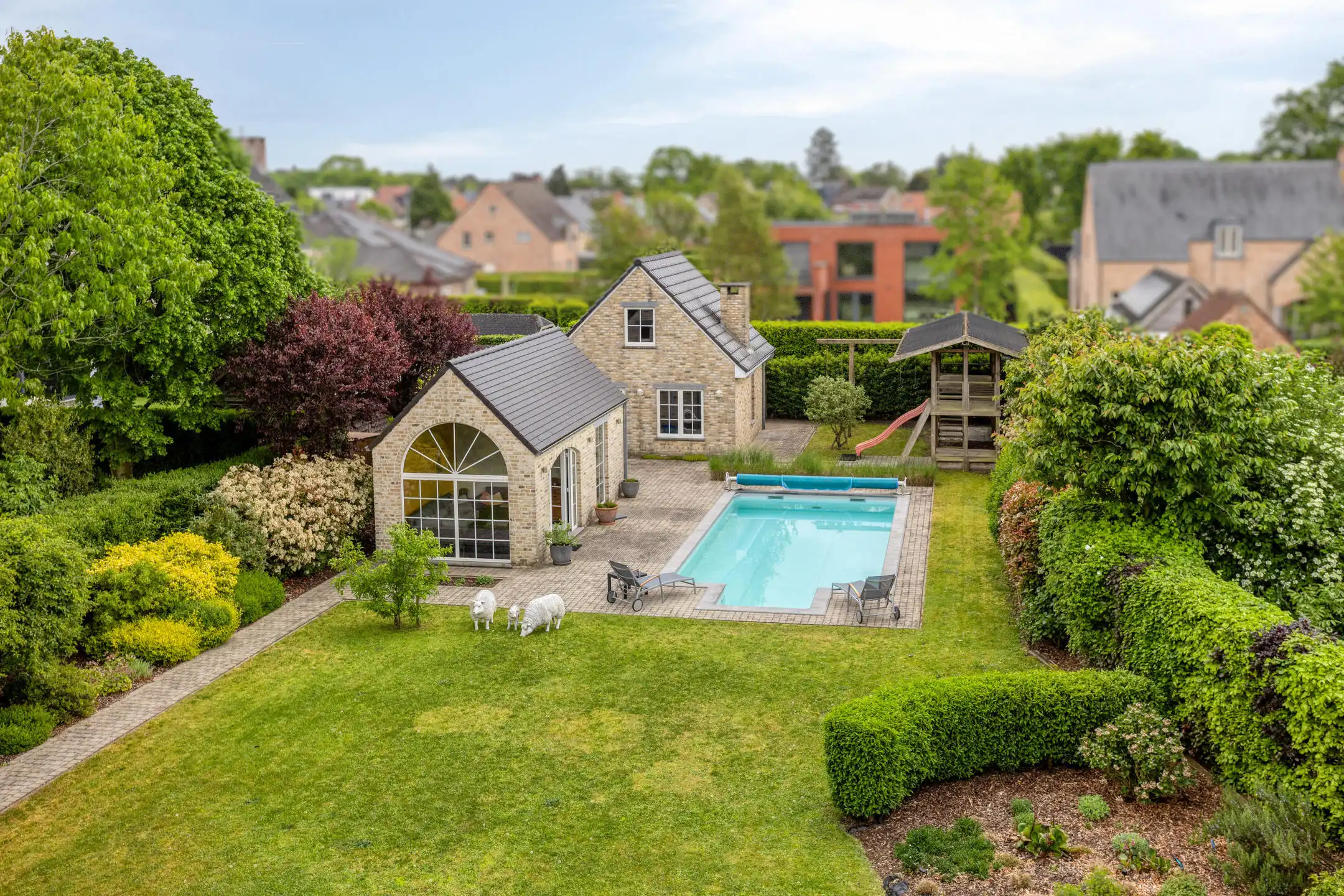 TOP onderhouden villa op uitzonderlijk perceel foto 26