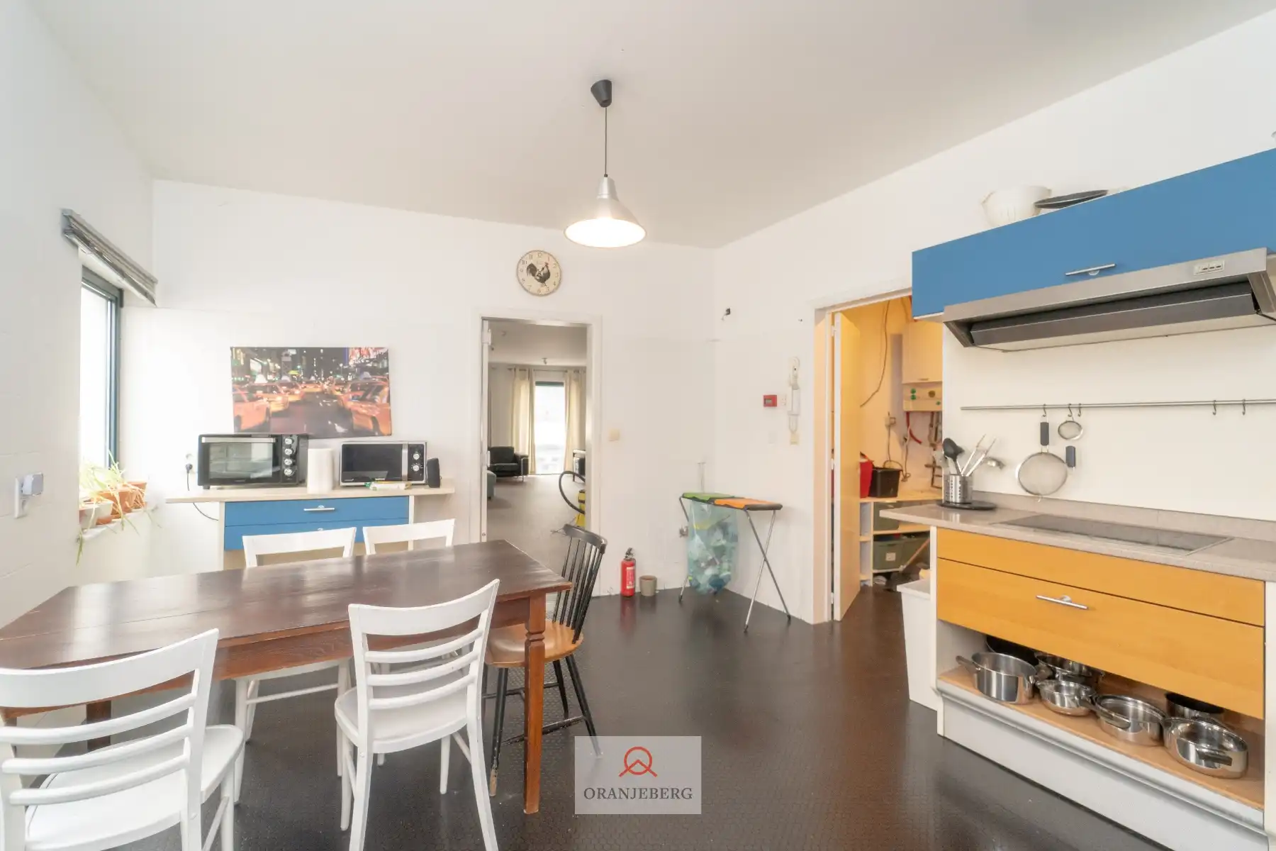 Ruim 2 slpk appartement vlakbij Sint-Baafsplein hartje Gent foto 10