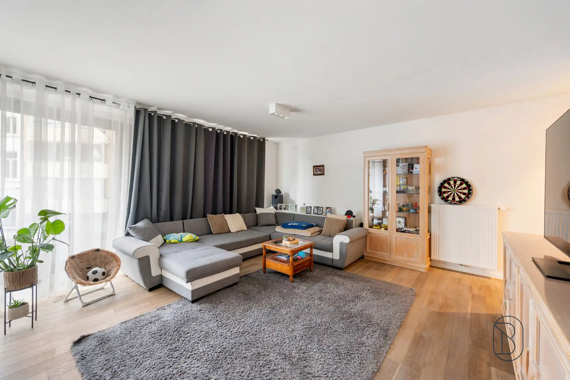 Kwalitatief 2-slaapkamerappartement met terras in Kortrijk foto 8