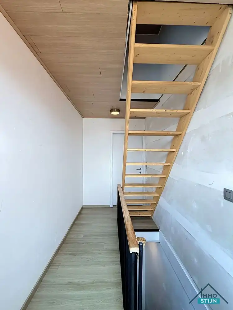 Instapklare woning met werkplaats foto 9