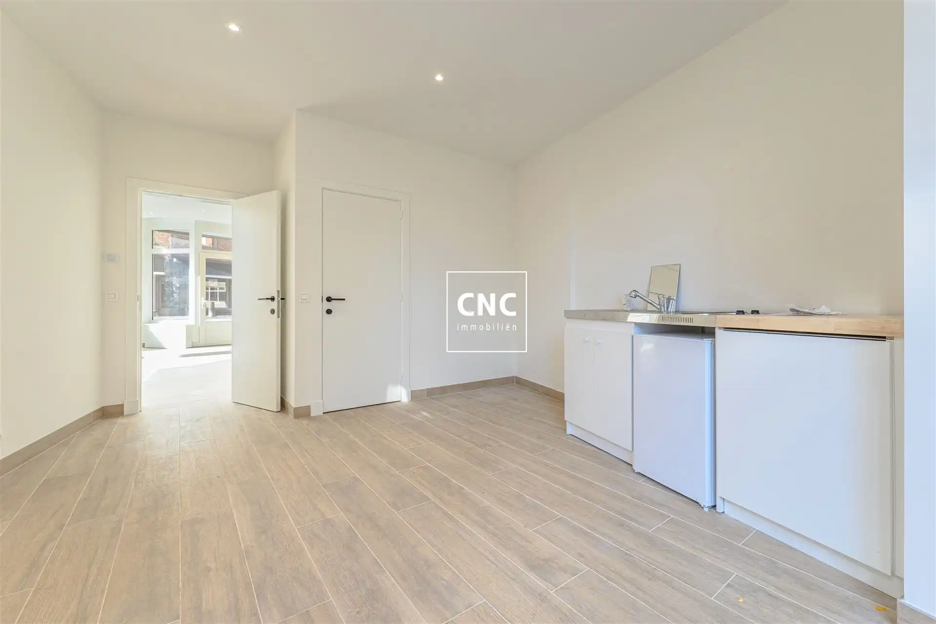 Karaktervol handelspand met uitzonderlijke visibiliteit foto 10