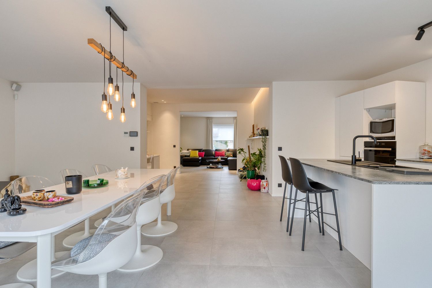 INSTAPKLARE, VOLLEDIG VERNIEUWDE WONING, IN HET HART VAN ASSENT! foto 14