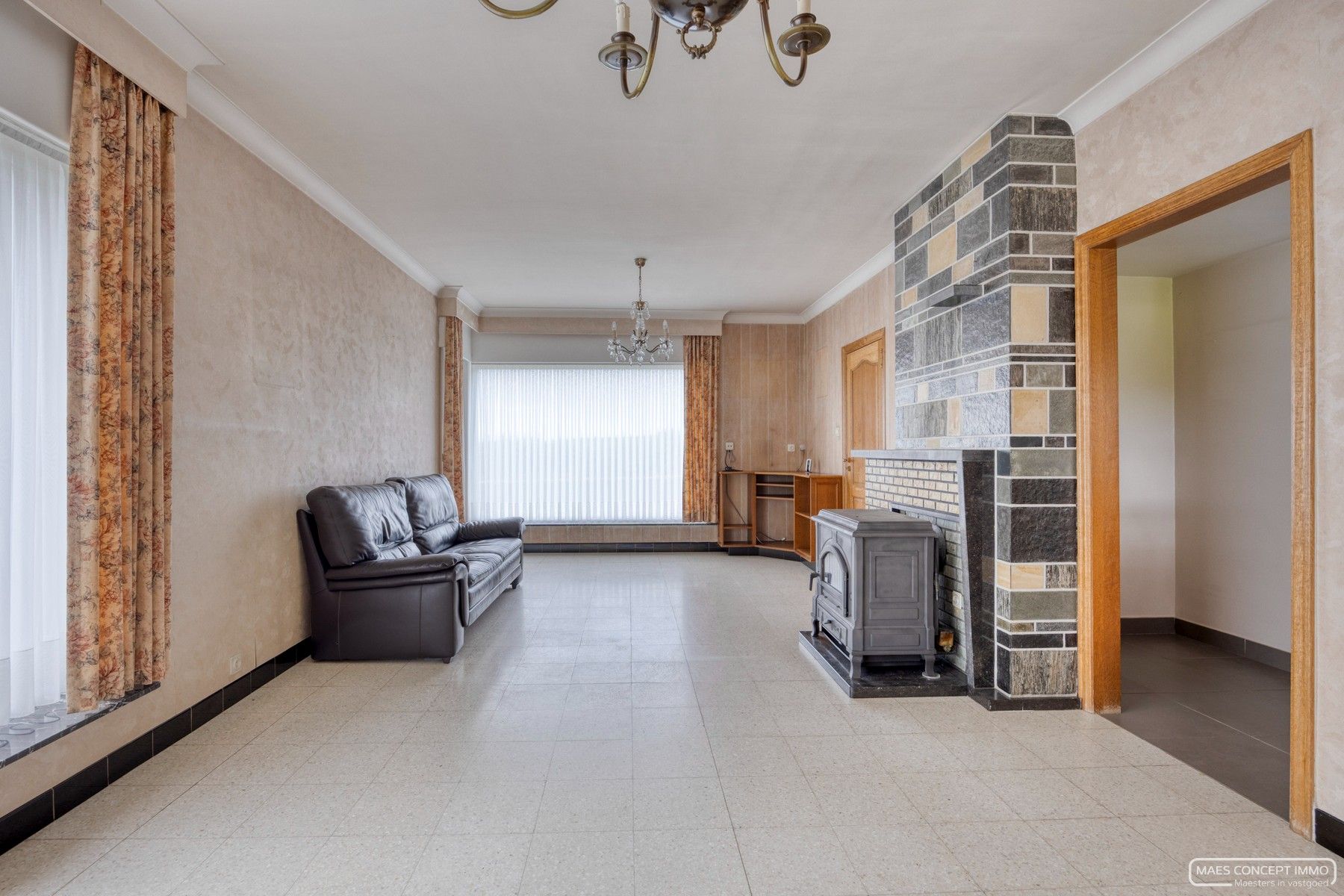 Te renoveren woning te koop te Anzegem met prachtig verzicht foto 4