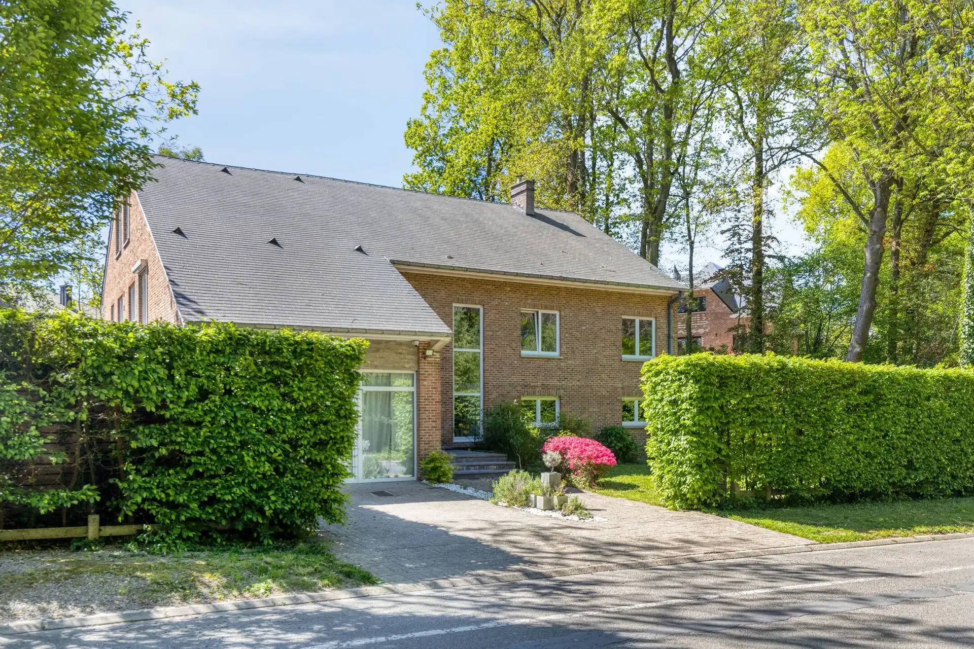 Volledig gerenoveerde hedendaagse villa ±487 m² in de Marnix wijk foto 37
