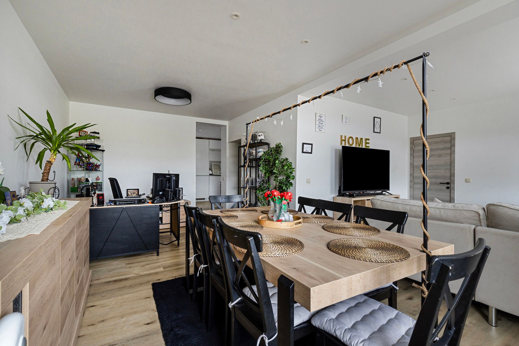 Instapklare woning met 3 slaapkamers en 2 badkamers foto 2