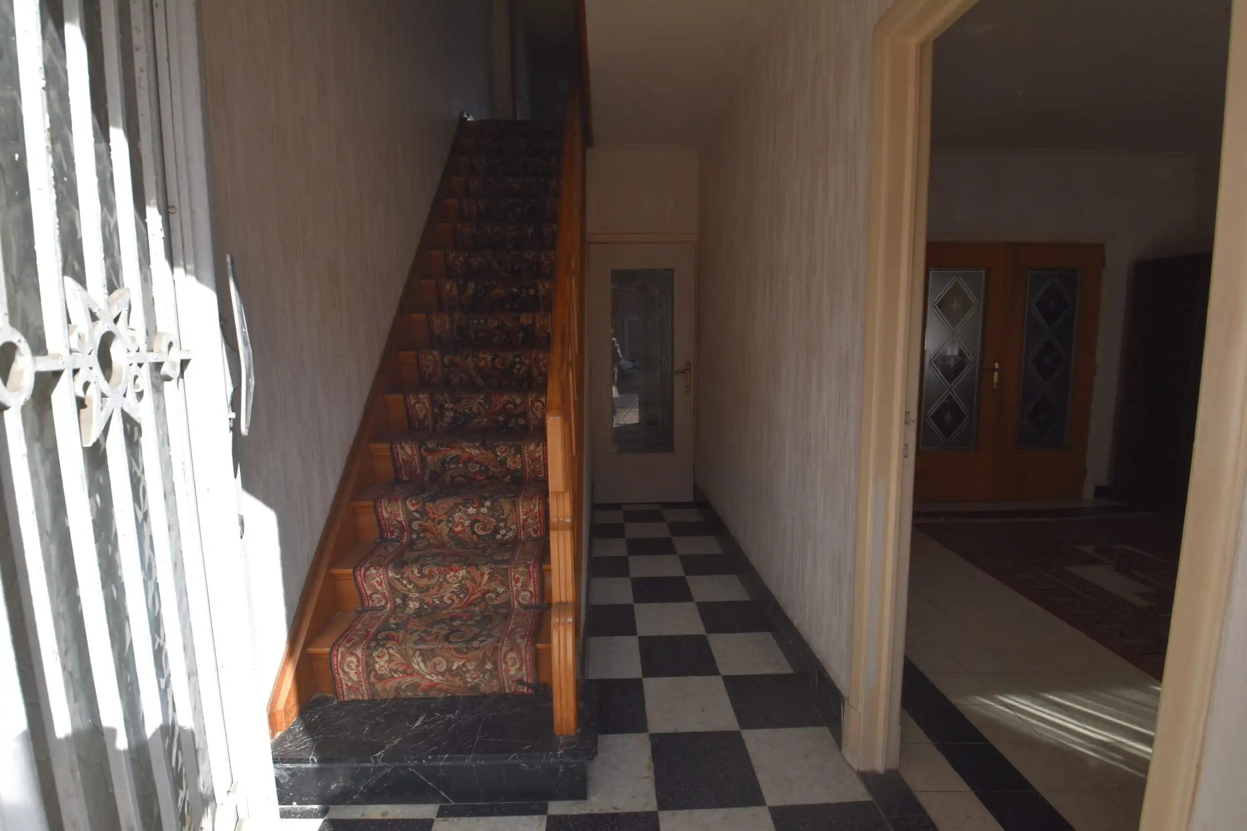 Ben je op zoek naar een gezellige renovatiewoning met uitzonderlijk veel potentieel? foto 8