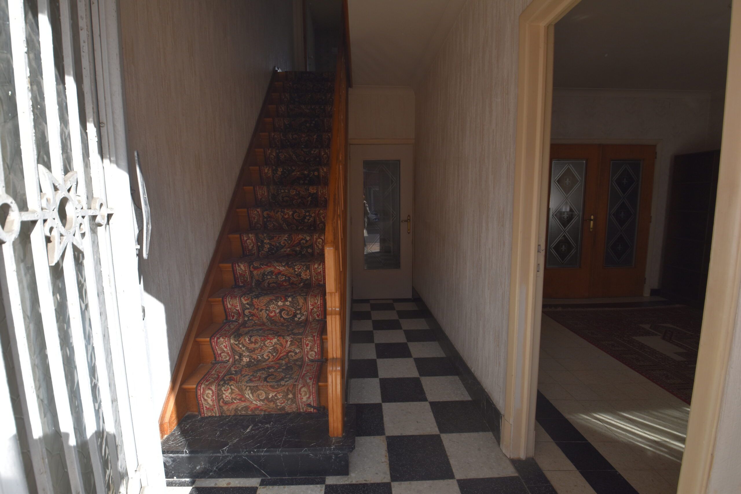 Ben je op zoek naar een gezellige renovatiewoning met uitzonderlijk veel potentieel? foto 8