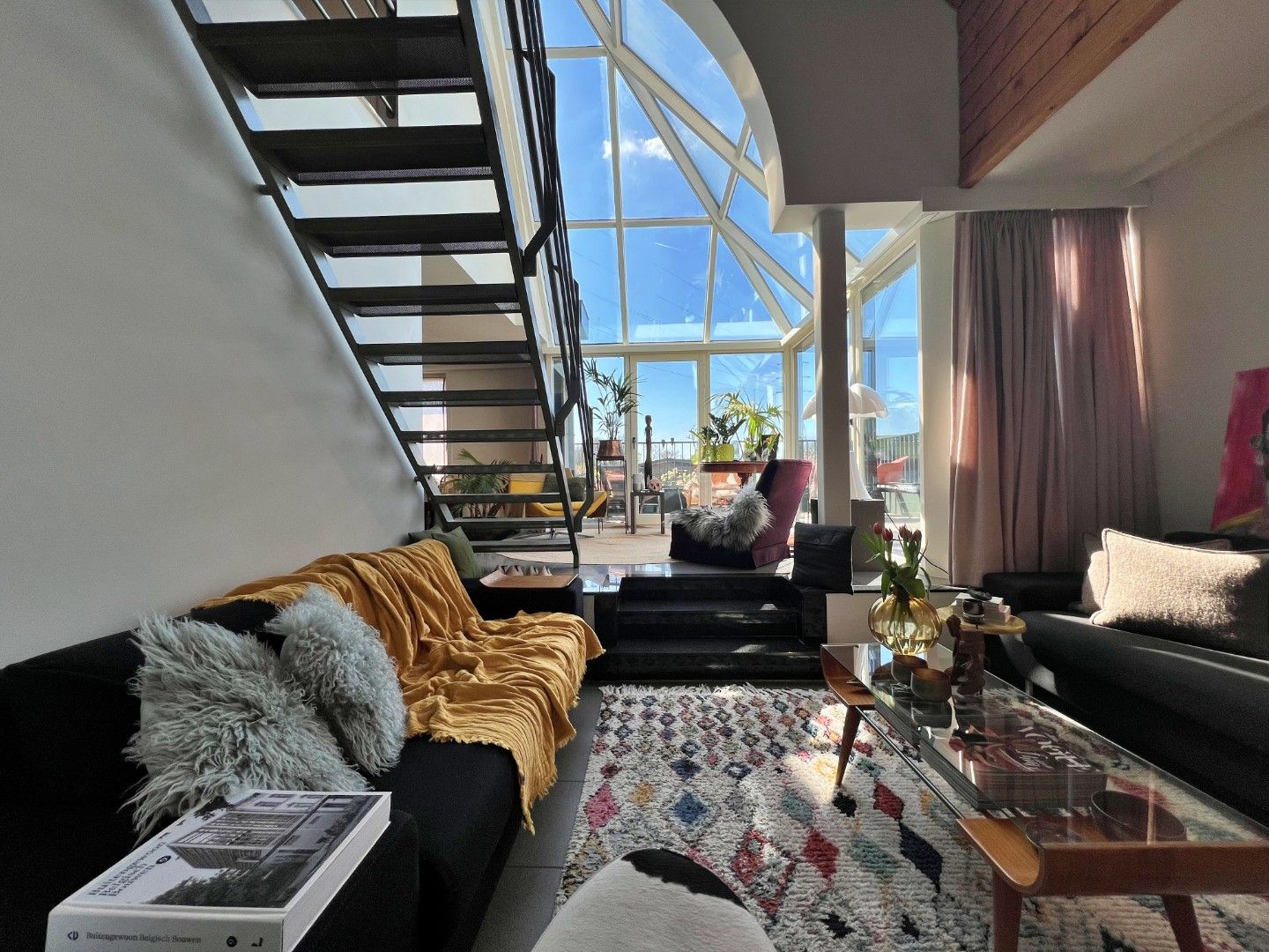 Ruim en lichtrijk 2 slaapkamer appartement te Belzele met garage foto 2