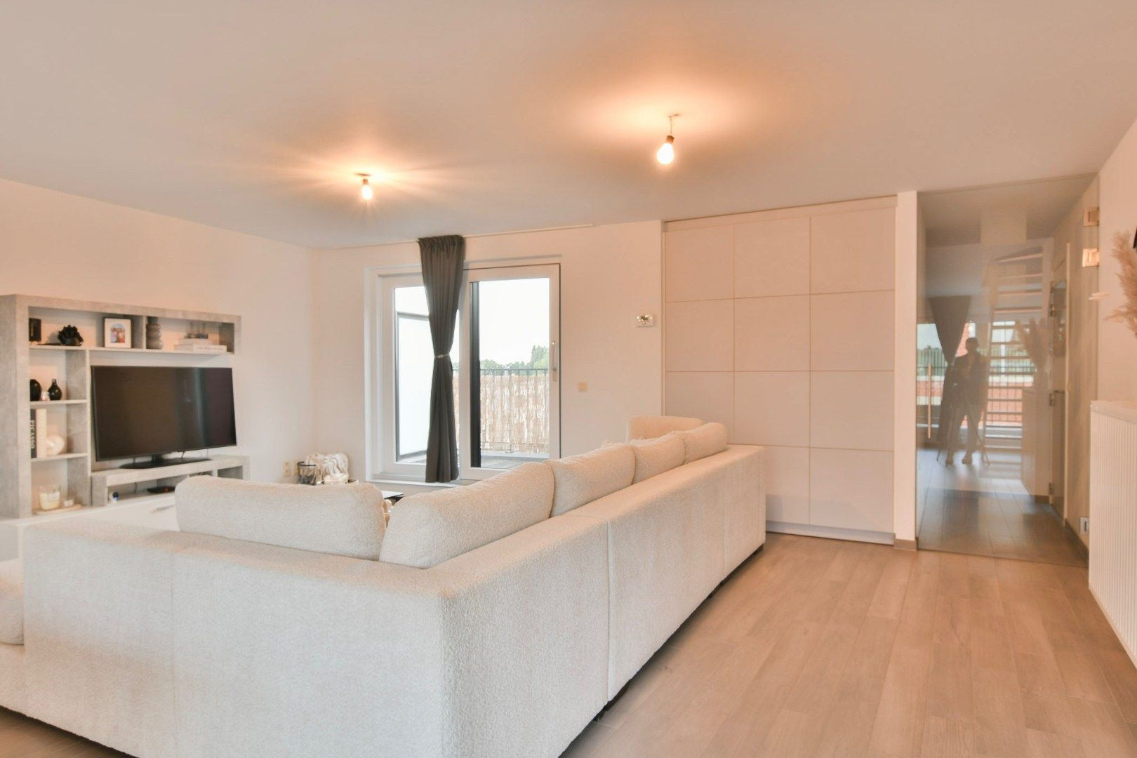 Ruim duplex appartement met 2 slaapkamers, 2 terrassen en garage te Oudenburg foto 7