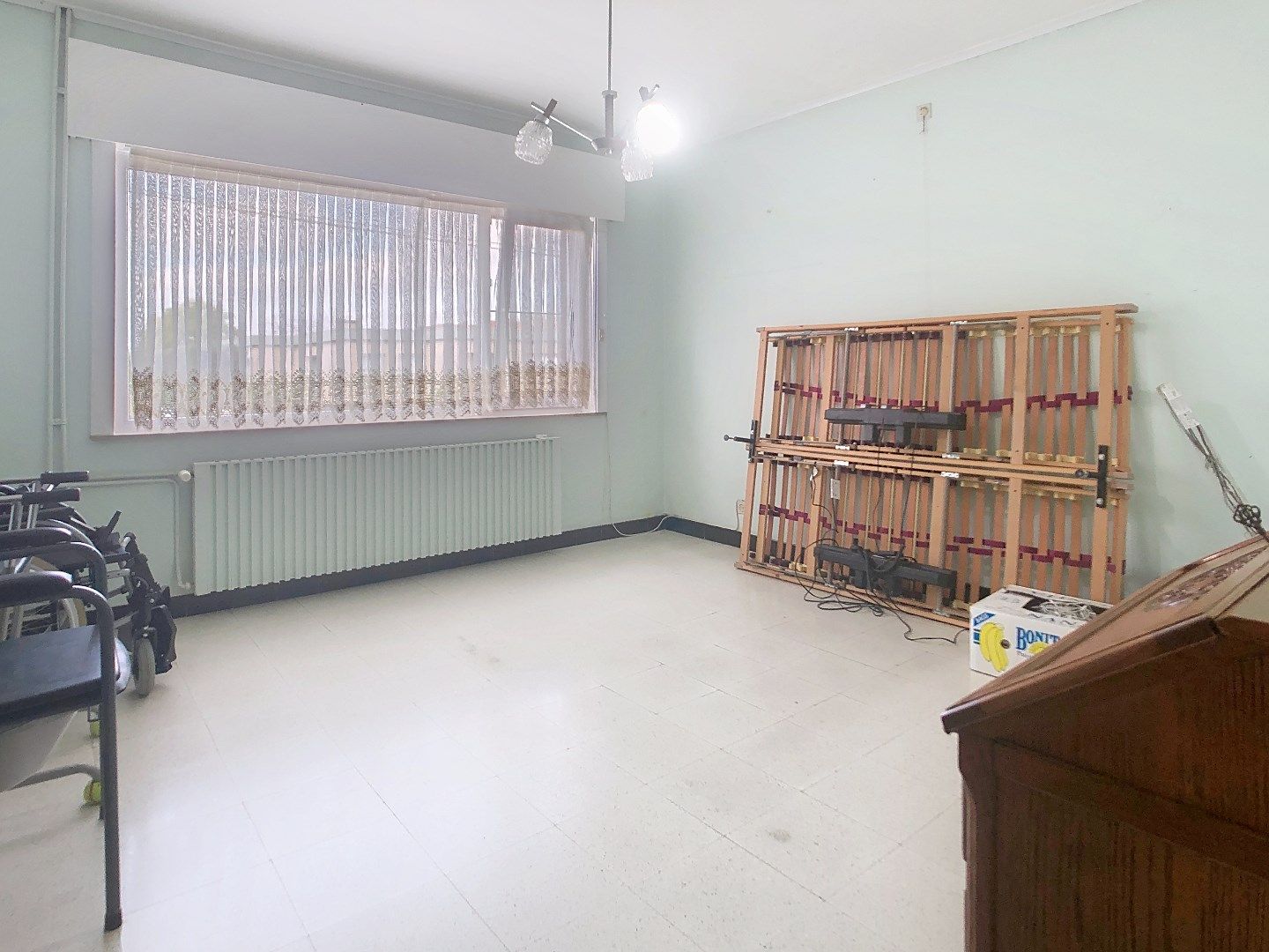 Prachtig gelegen, gelijkvloerse woning met 3 grote slaapkamers en garage op 1107m². foto 13