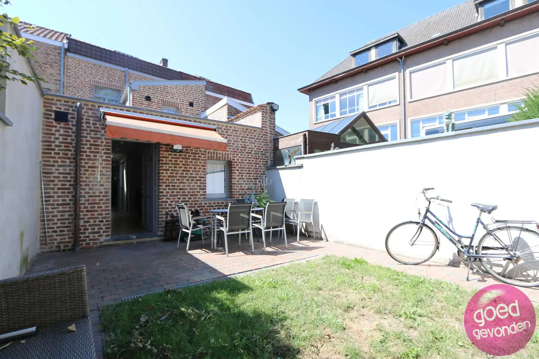 GERENOVEERDE WONING - 2 RUIME SLK - TUIN - TERRAS - CENTRUM foto 10