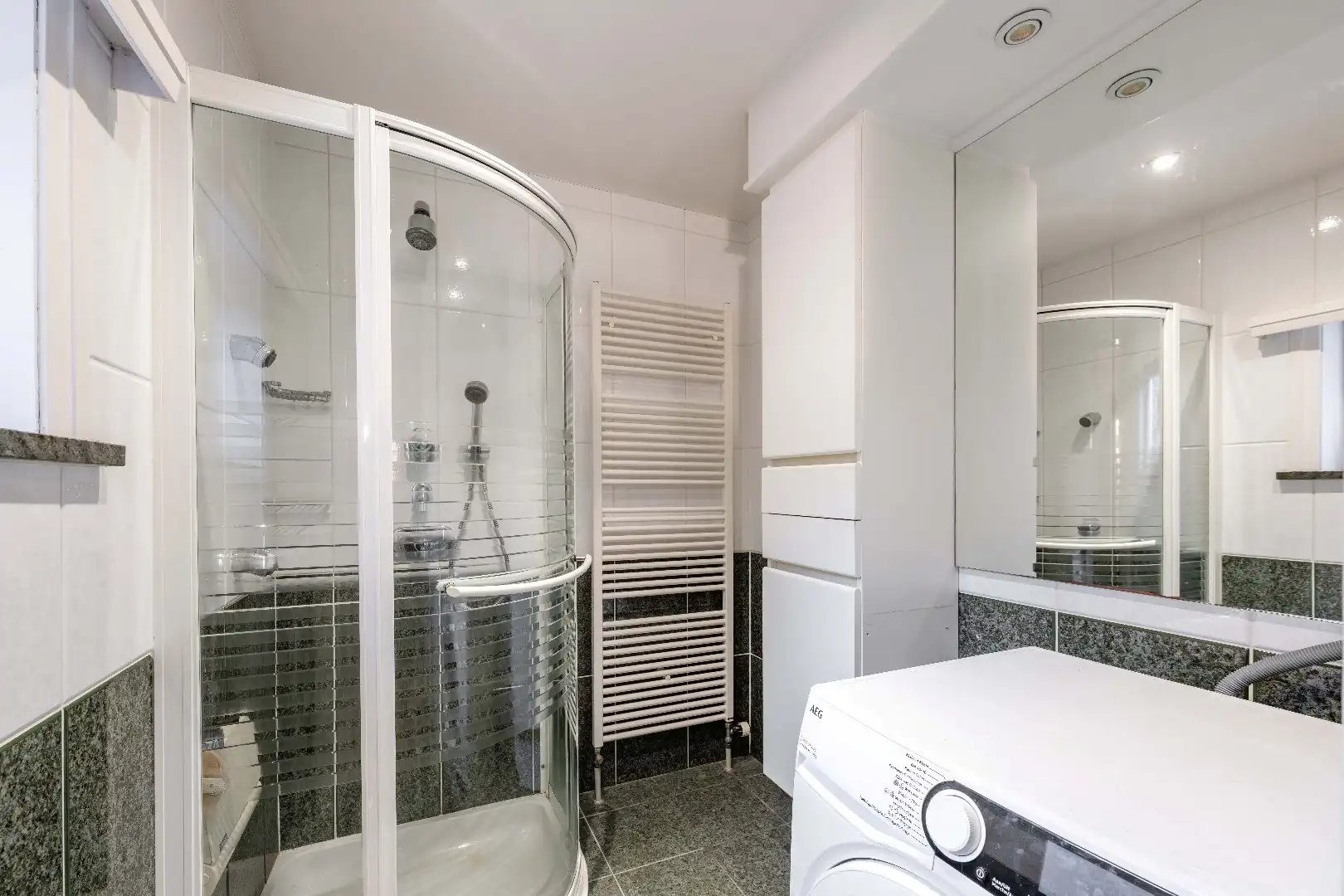 KARAKTERVOLLE ALLEENSTAANDE WONING MET 5 SLAAPKAMERS EN TUIN foto 16