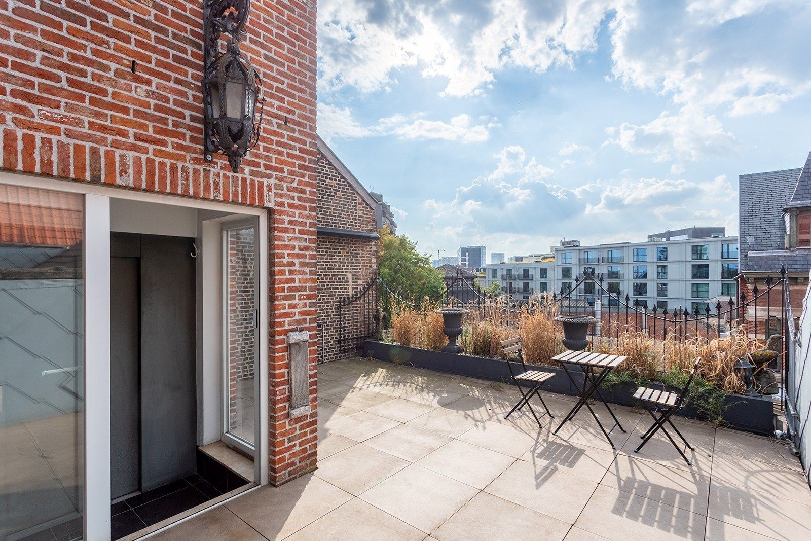 Charmante herenwoning of kantoorgebouw met zicht op de Waalsekaai foto 27