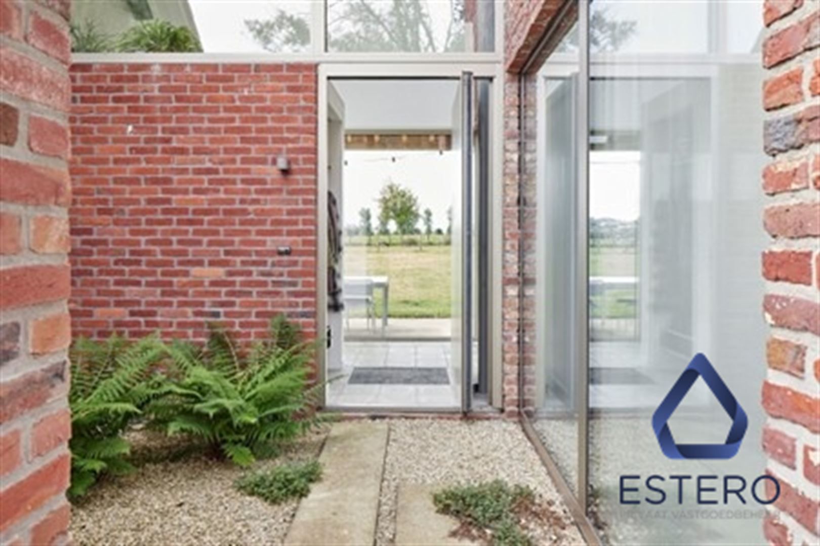 Architecturale topper in doodlopende straat foto 5