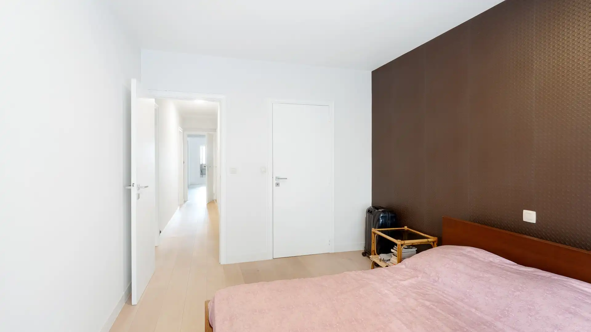 Ruim appartement met prachtig frontaal zeezicht, ideaal gelegen in het Zoute. foto 14